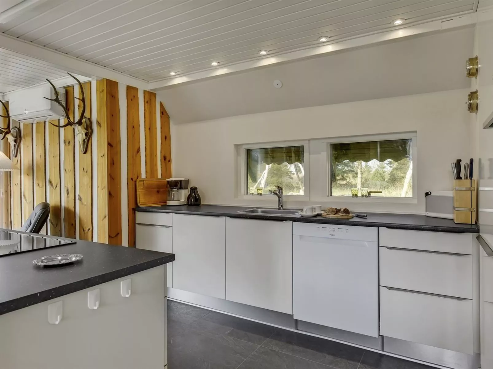 "Alard" - 300m to the fjord-Dedans