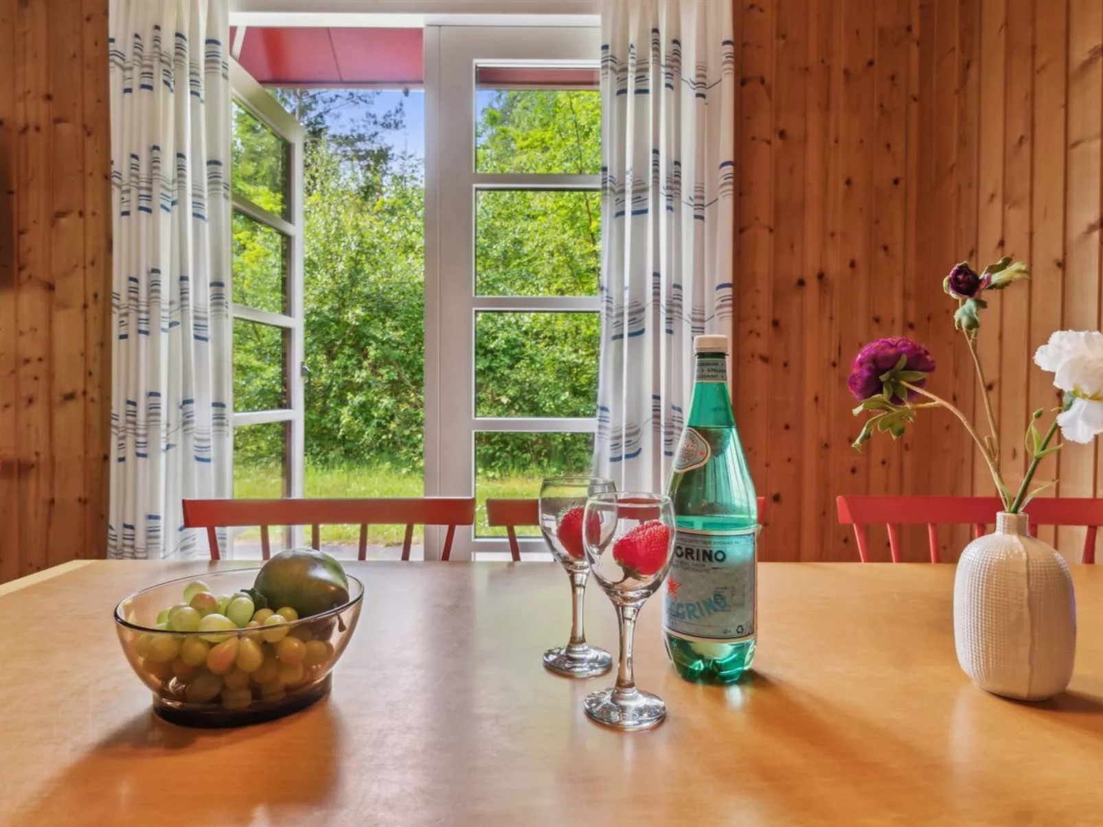 "Gunder" - 125m from the sea-Drinnen