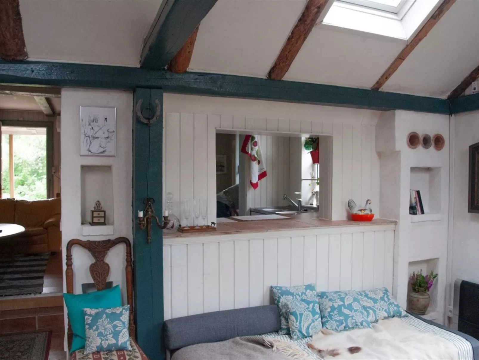 "Laurine" - 2.7km from the sea-Inside