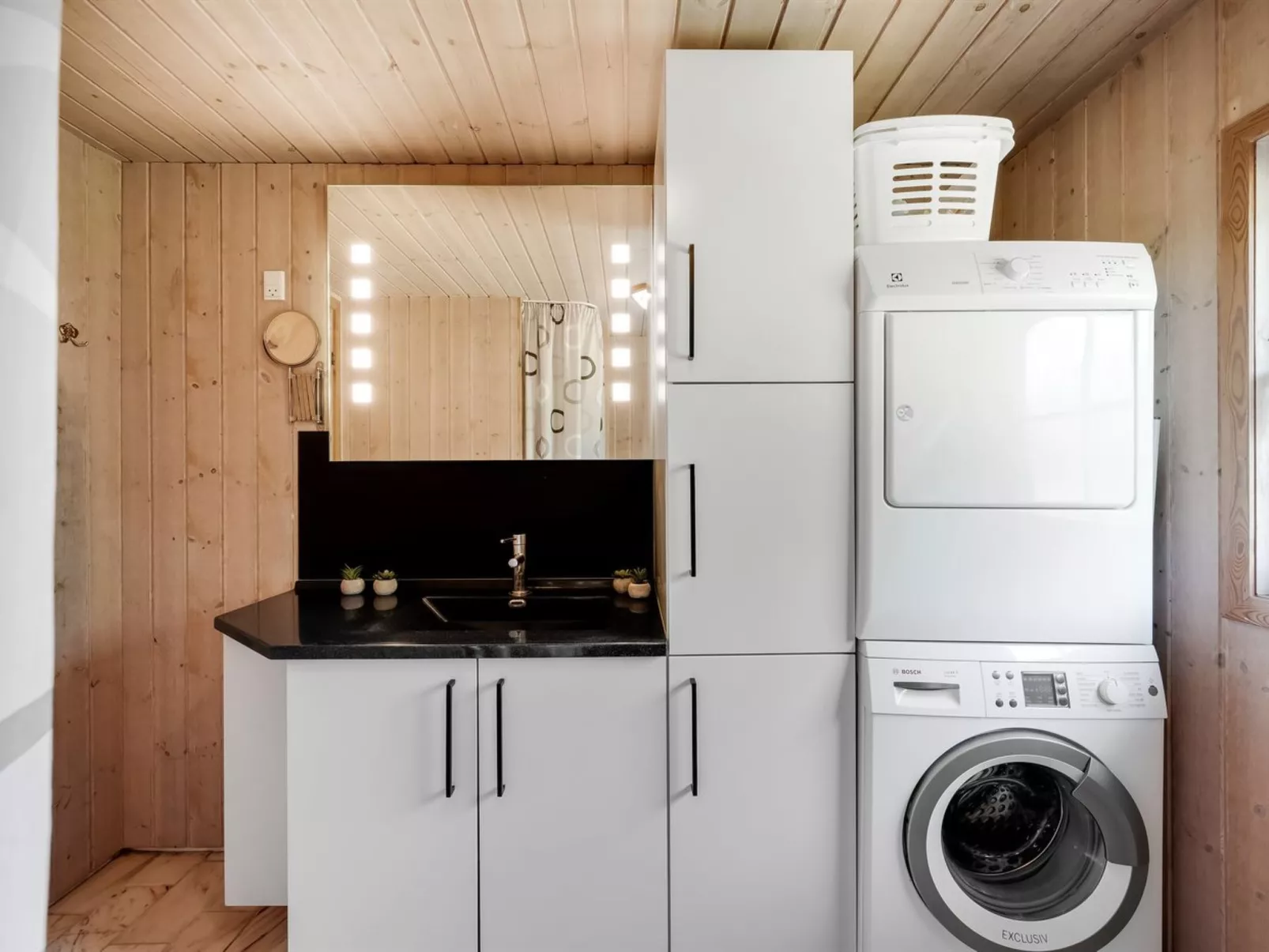 "Gunvald" - 2km to the fjord-Inside