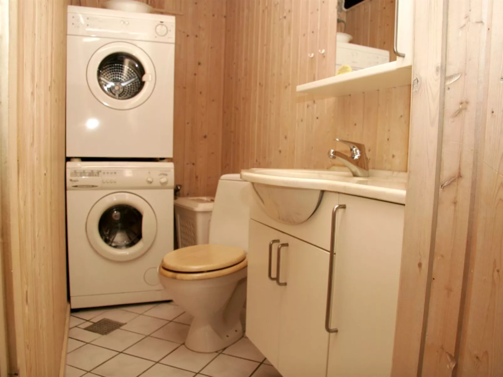 "Arita" - 250m from the sea-Inside