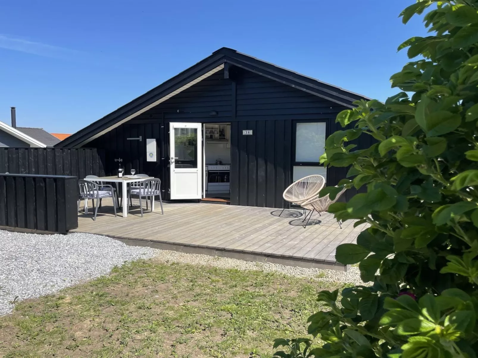 "Ely" - 300m from the sea-Outside