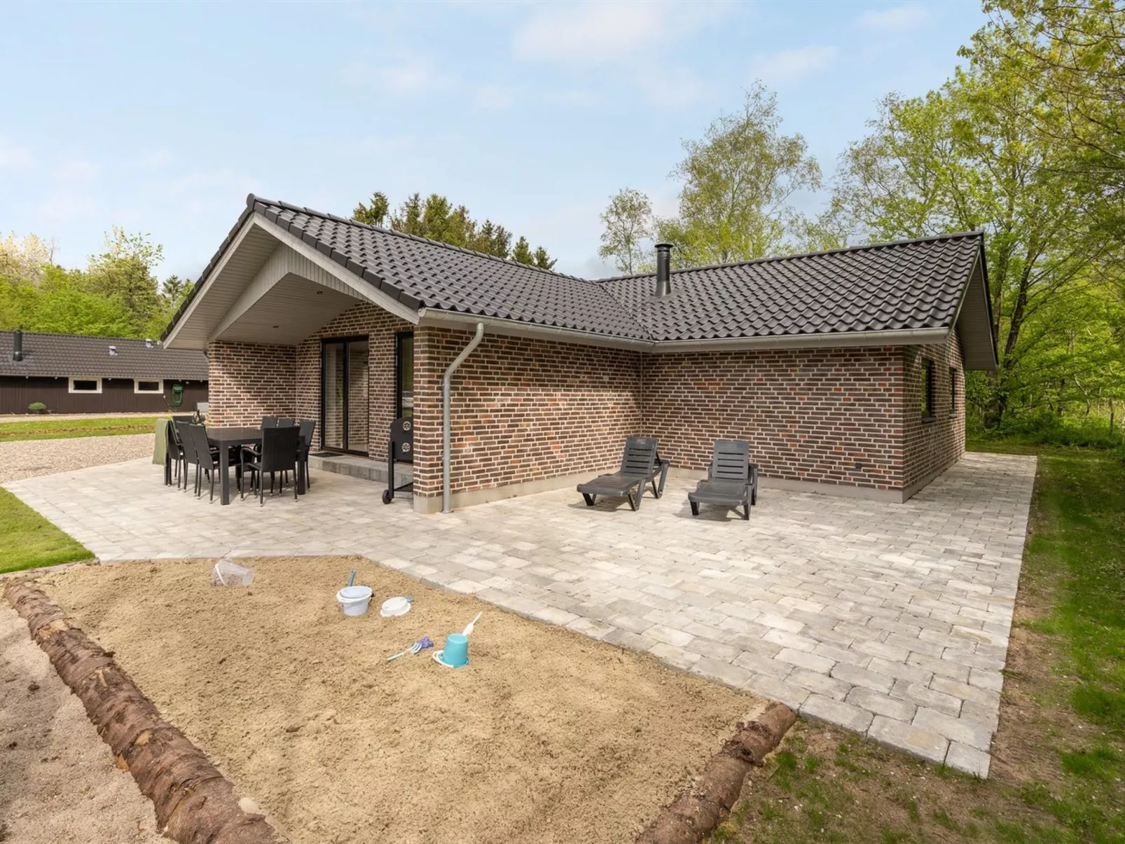 "Eylar" - 28km from the sea-Outside