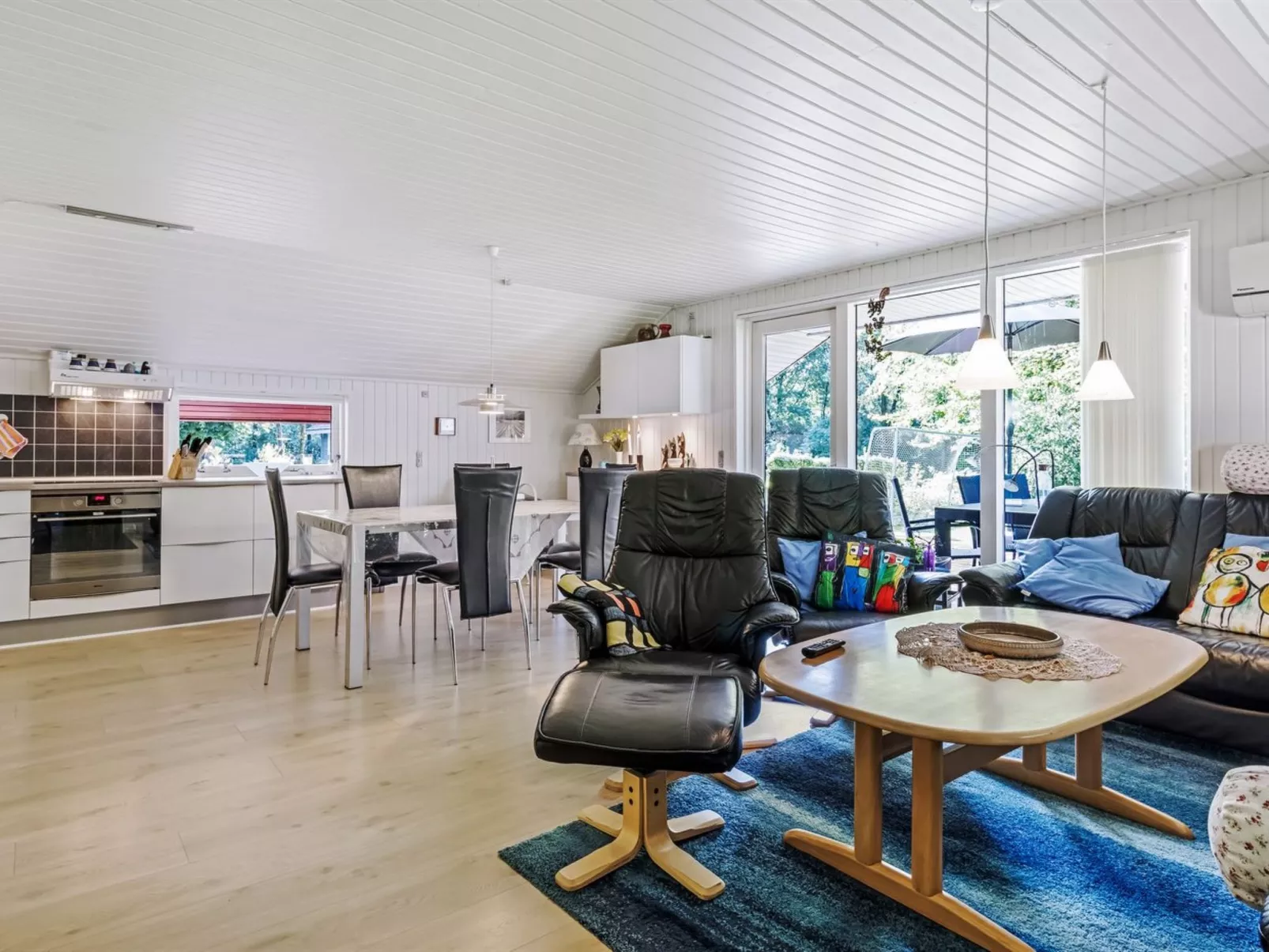 "Carlene" - 25km from the sea-Dedans