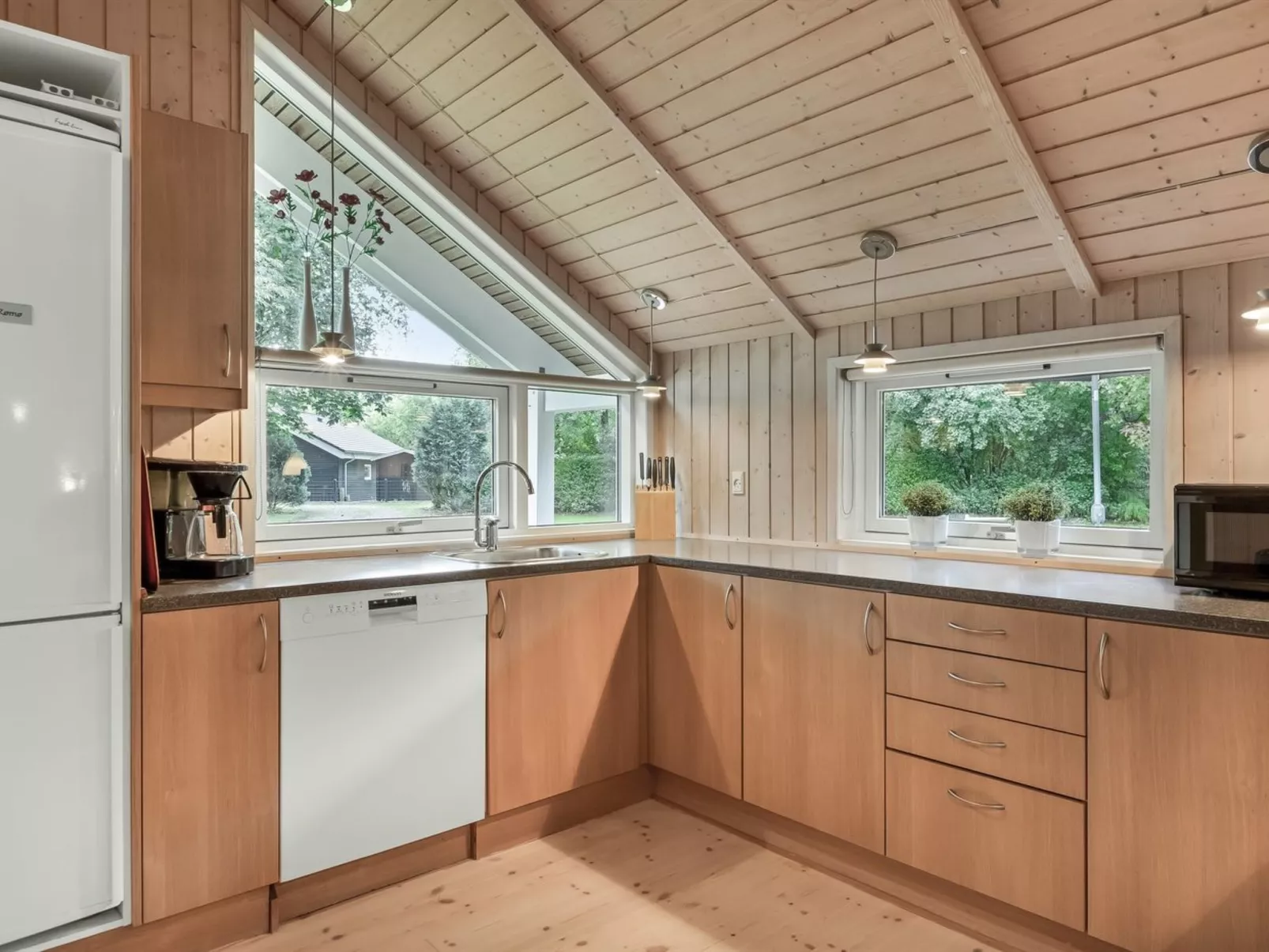 "Kaare" - 34.2km from the sea-Inside