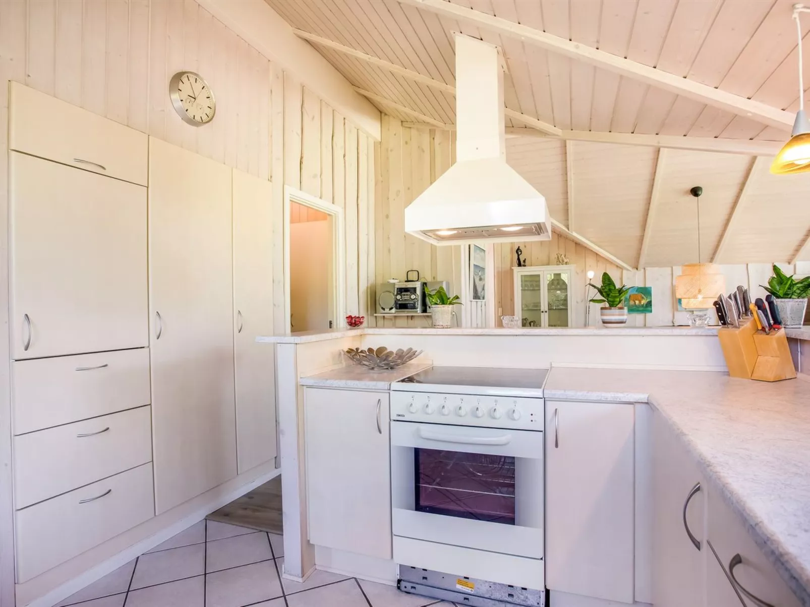 "Isving" - 1.1km to the fjord-Inside