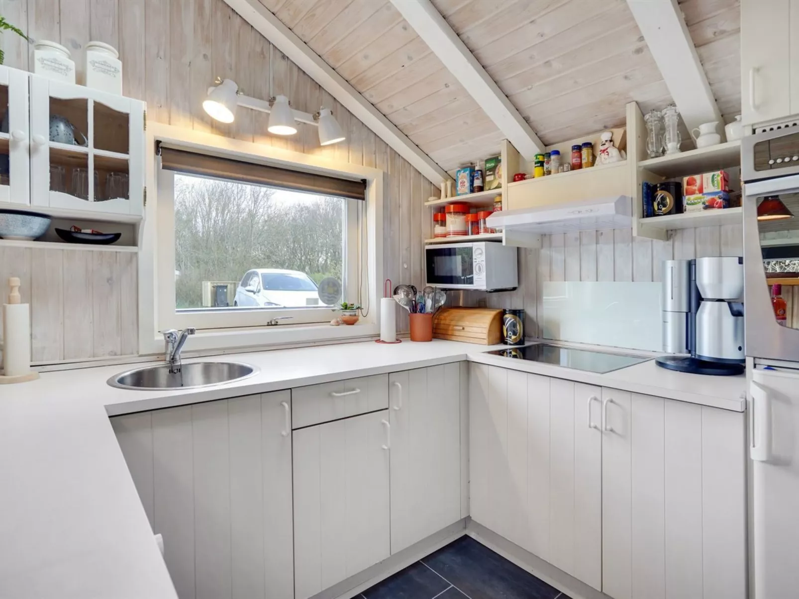 "Gunde" - 300m to the fjord-Inside