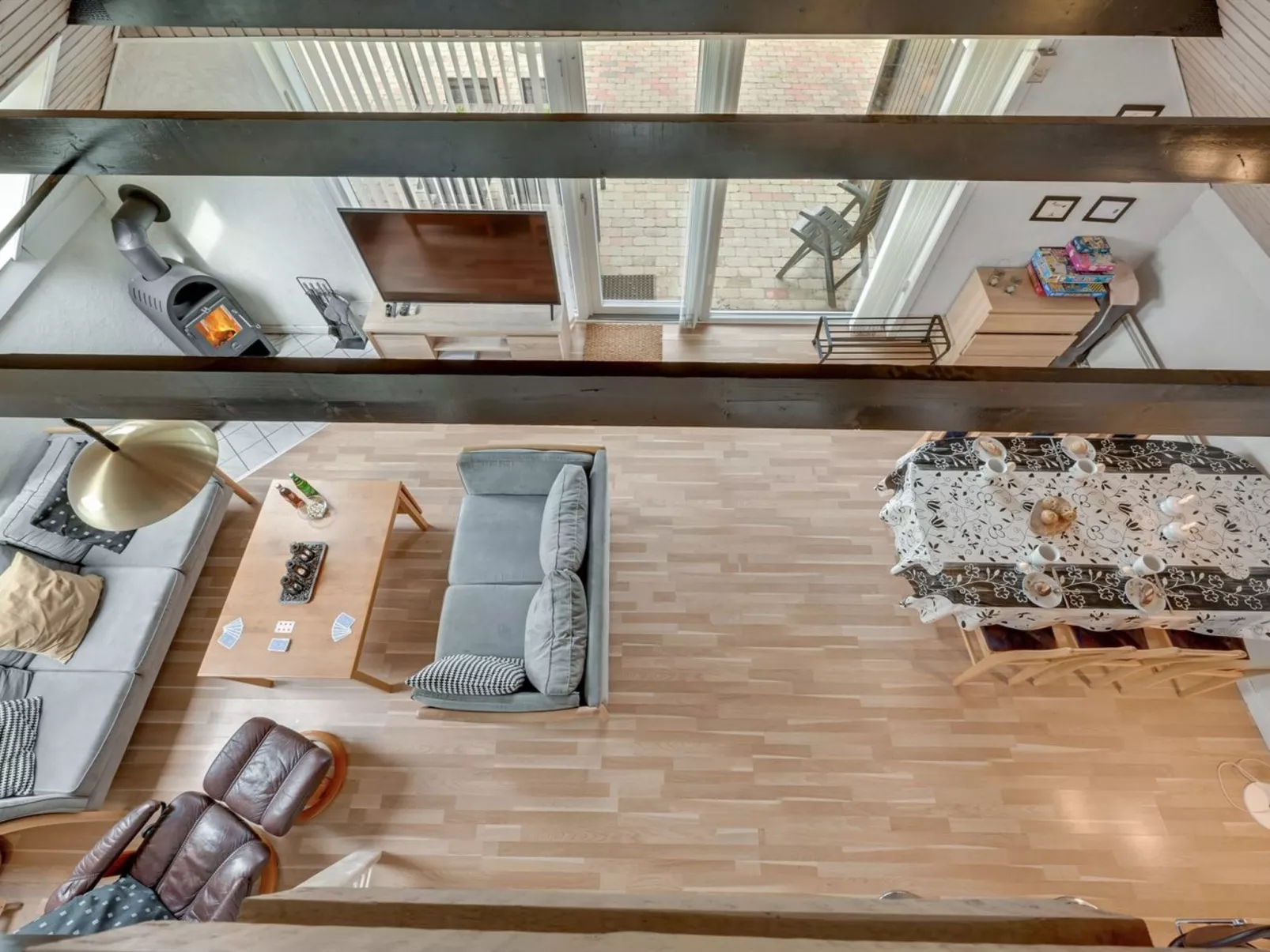 "Earline" - 900m to the fjord-Drinnen