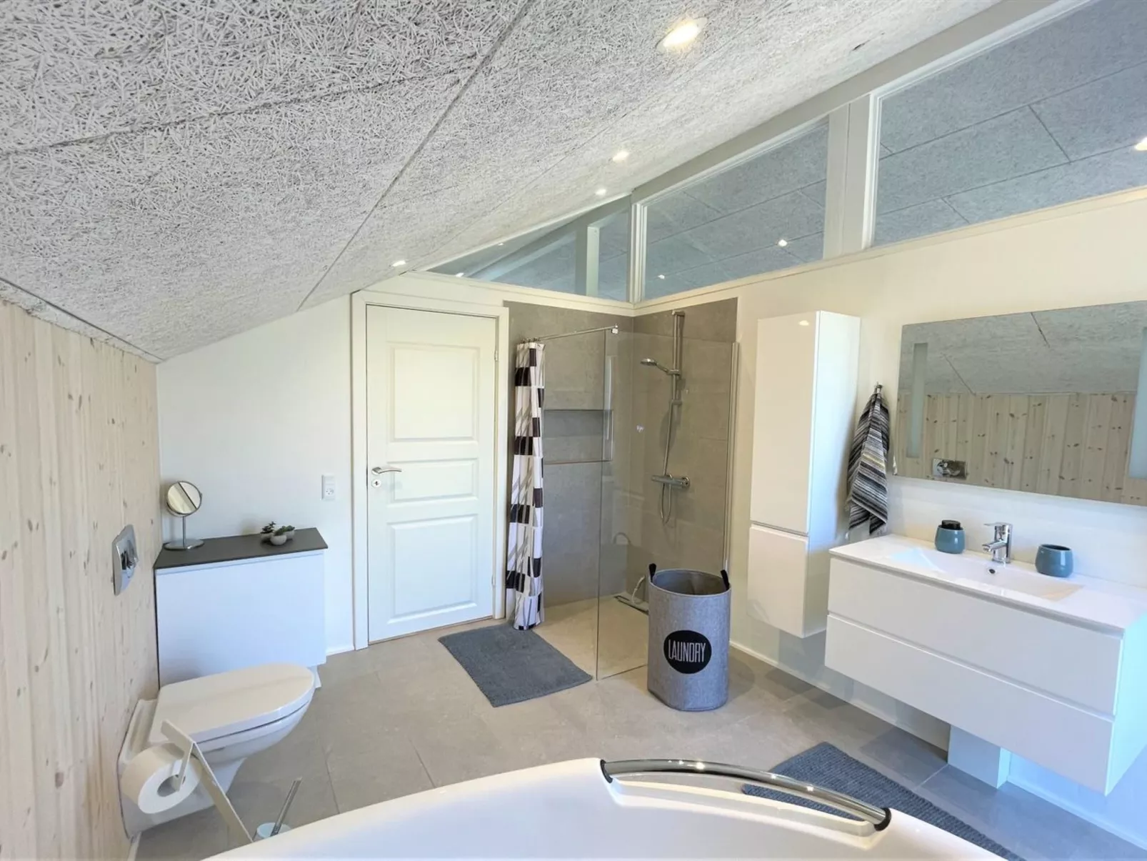 "Gustaf" - 400m to the fjord-Inside