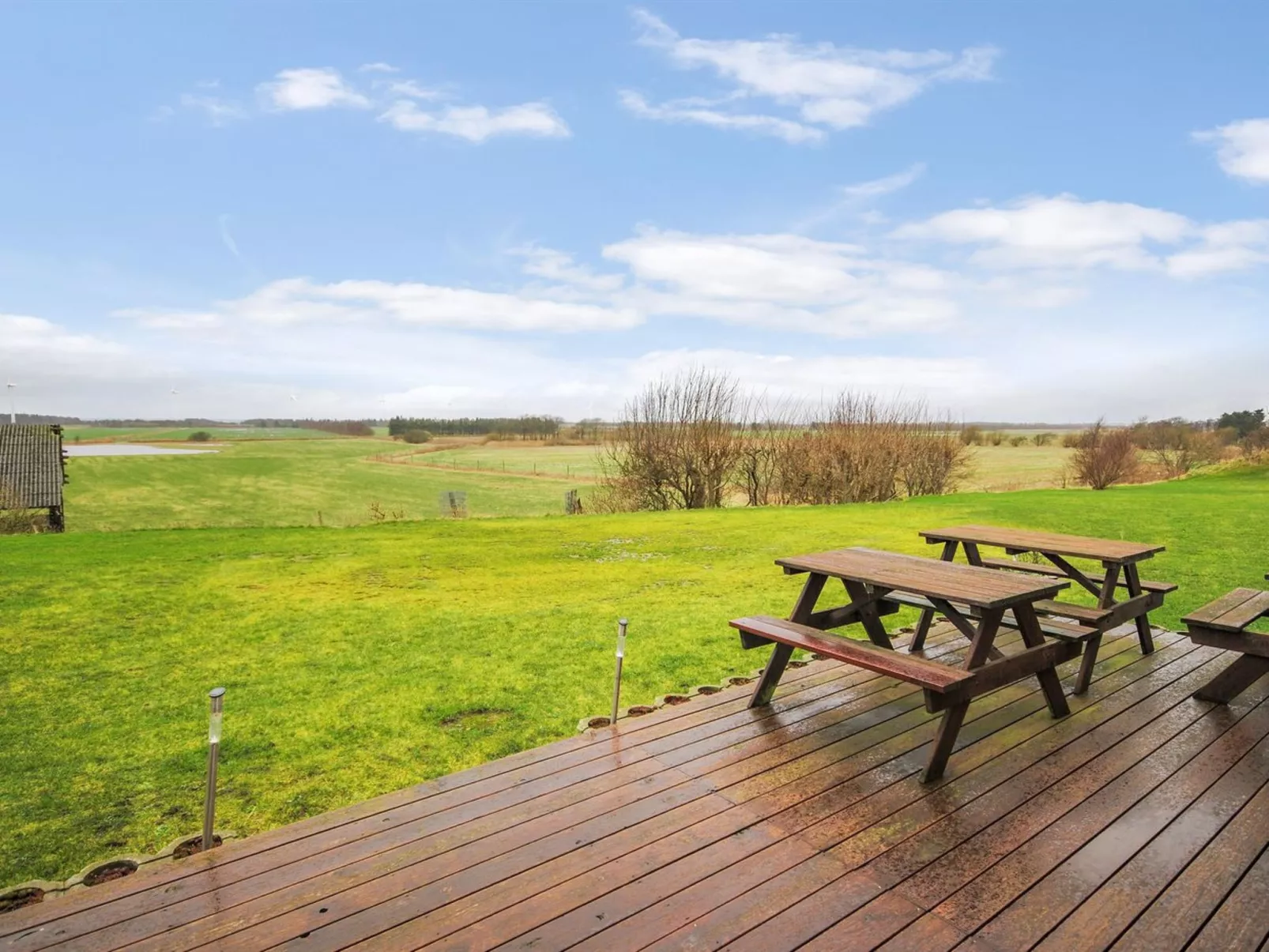 "Millie" - 3km to the fjord-Outside