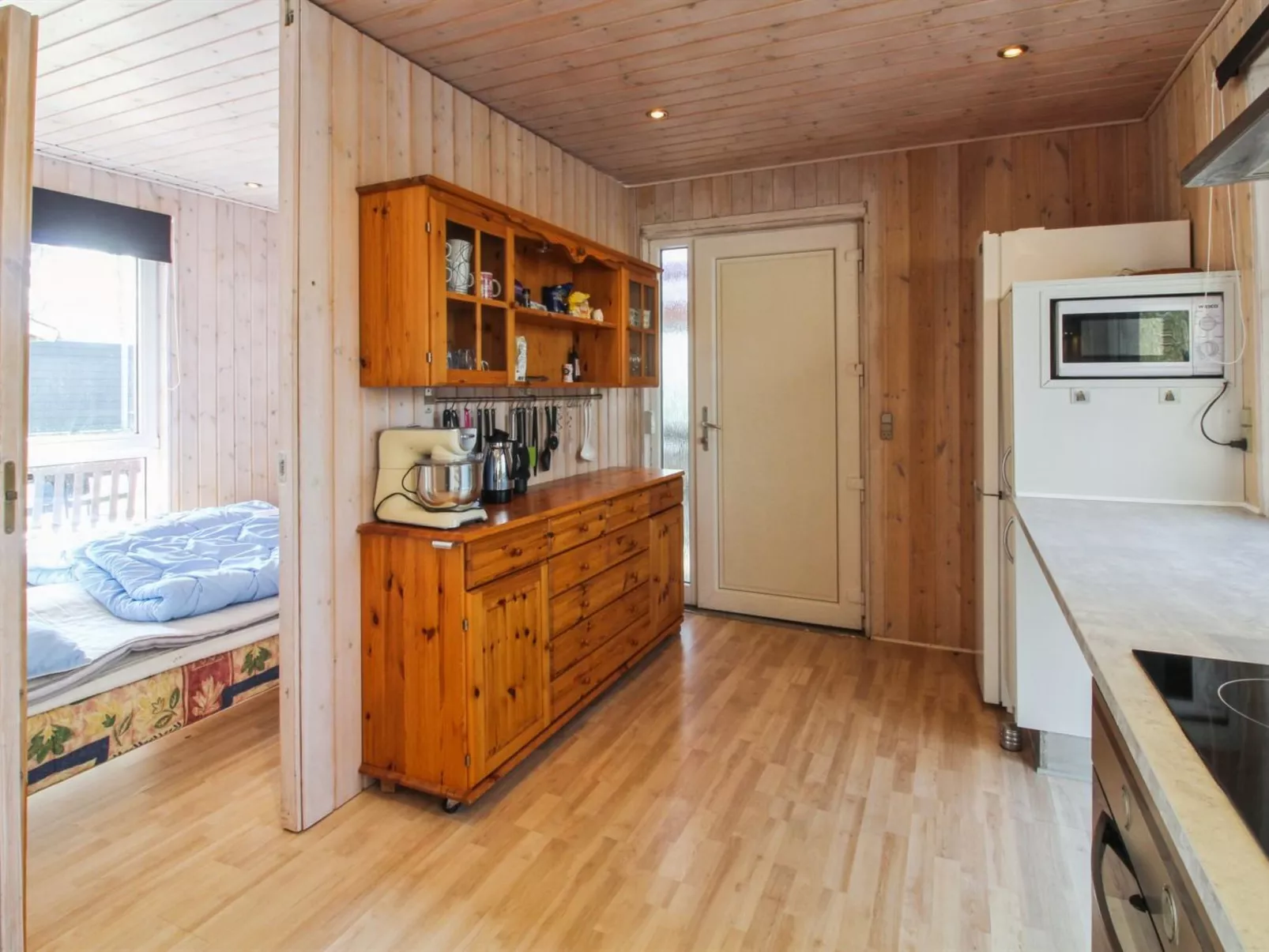 "Edy" - 25km from the sea-Drinnen