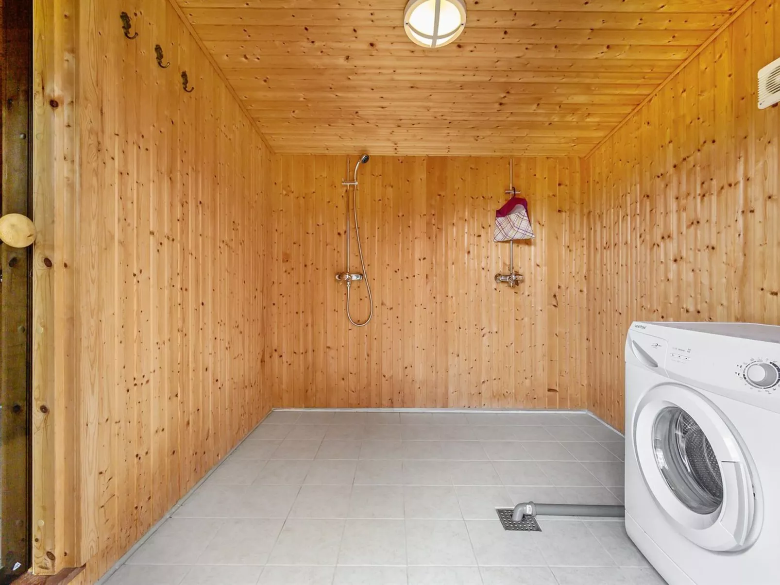 "Iida" - 20km from the sea-Dedans