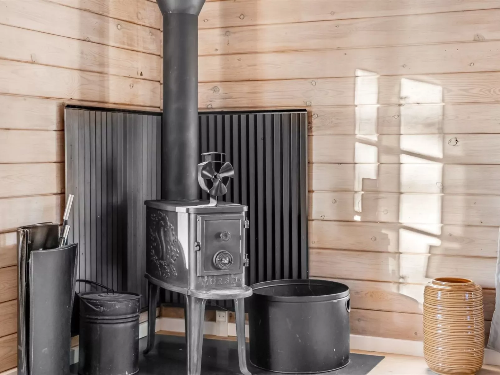 "Eckhart" - 30km from the sea-Inside