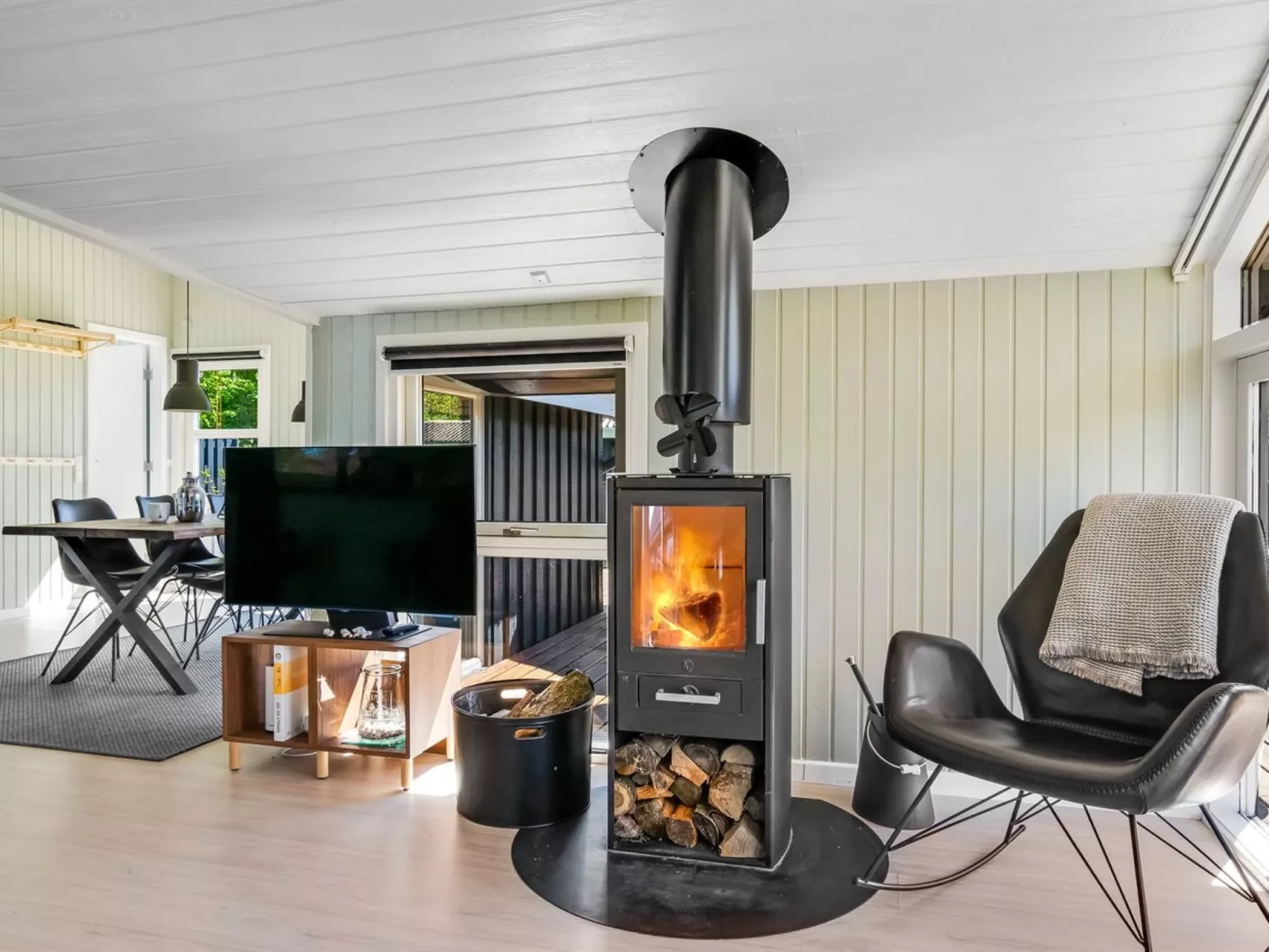 "Bryti" - 500m from the sea-Inside