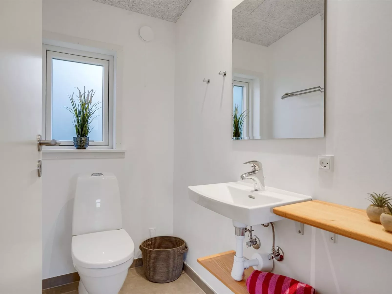 "Gela" - 1.3km to the fjord-Drinnen