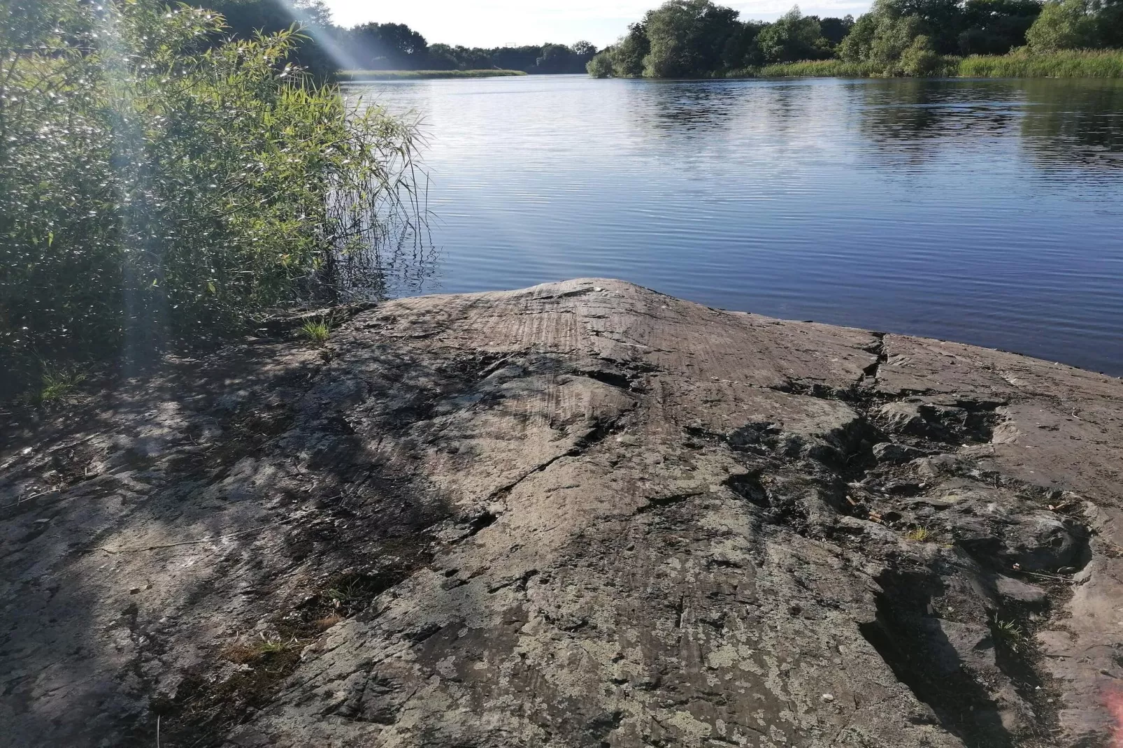 Gîte avec jacuzzi à Rejmyre-Vue sur l'eau