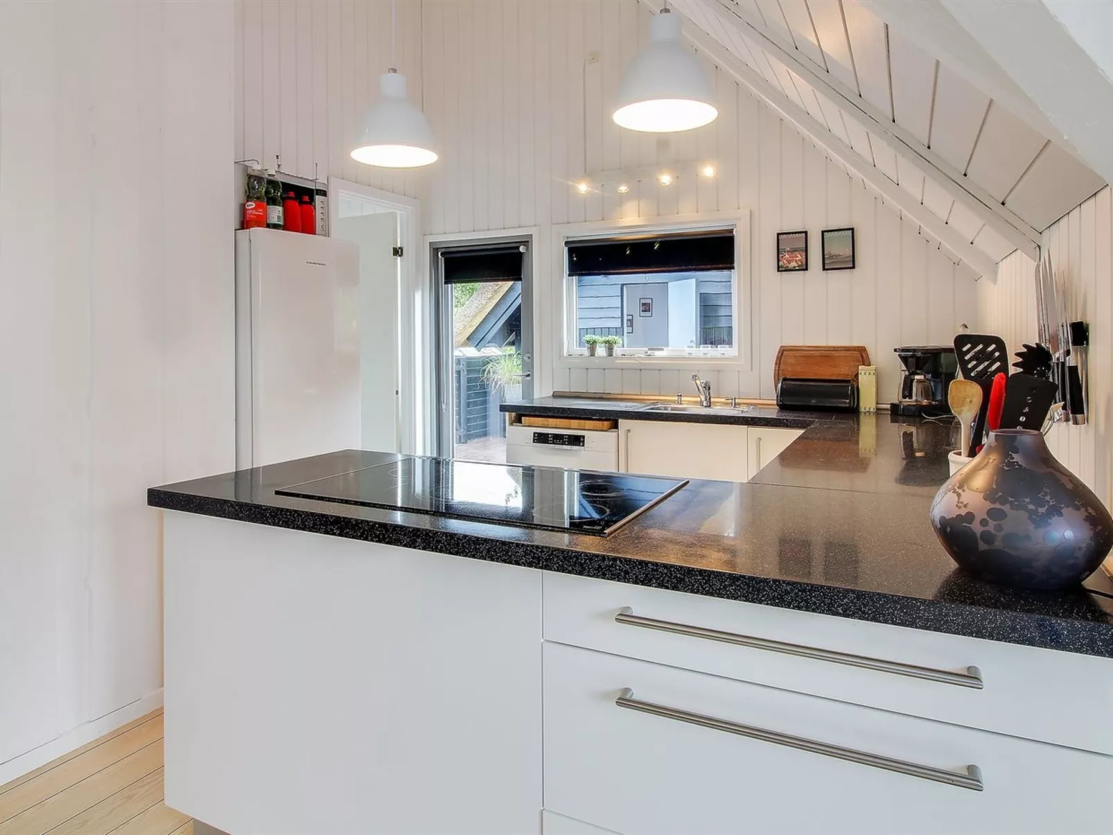 "Awenasa" - 4.1km from the sea-Inside