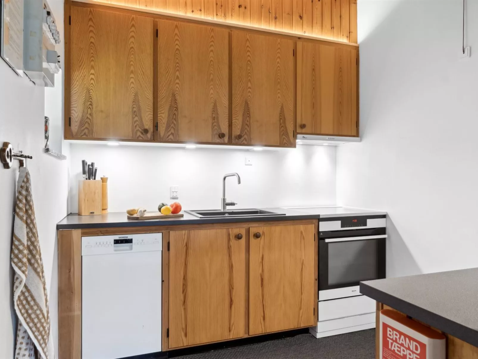 "Fulla" - 650m from the sea-Drinnen