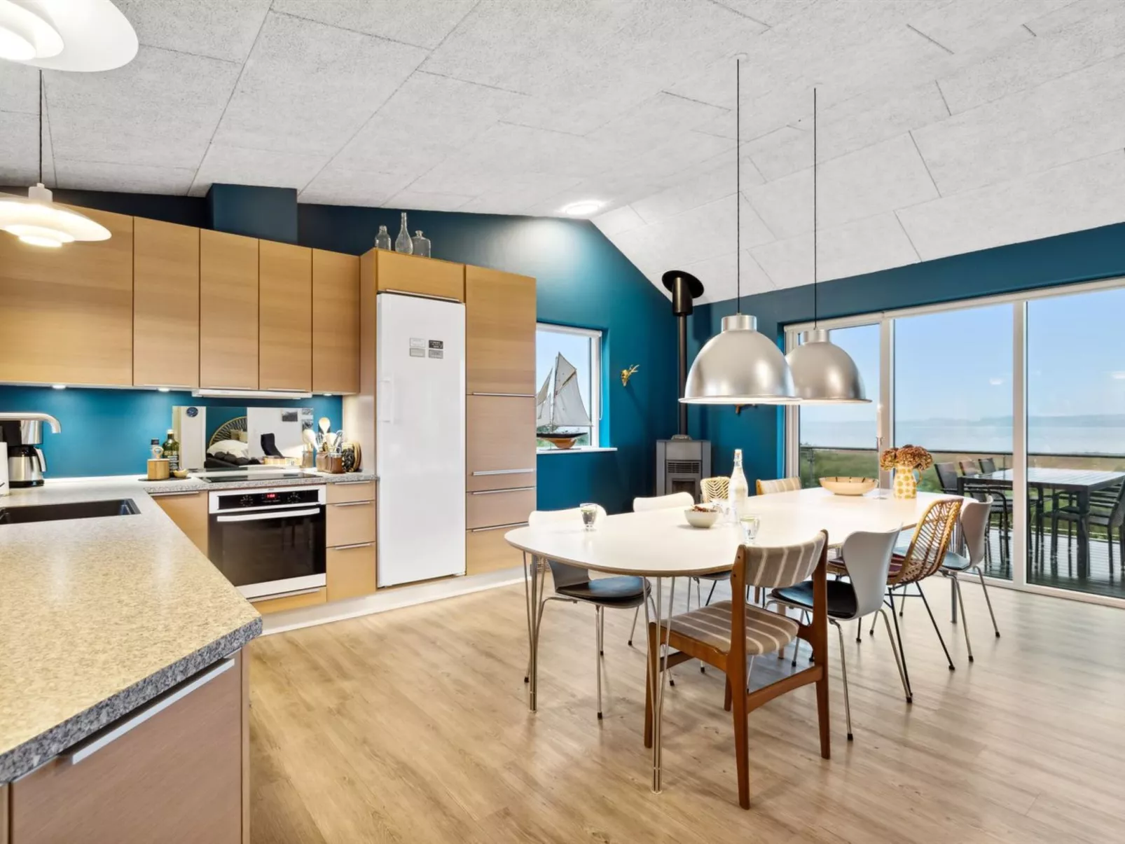 "Berta" - 70m to the fjord-Drinnen