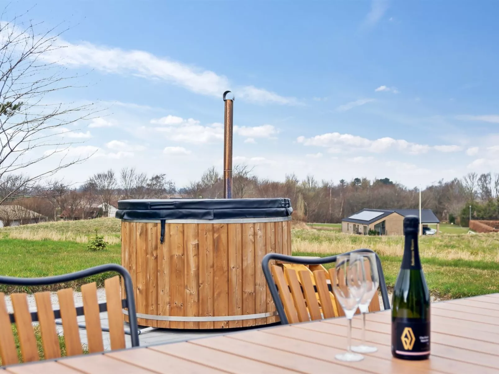 "Ferdine" - 1.5km from the sea-Outside