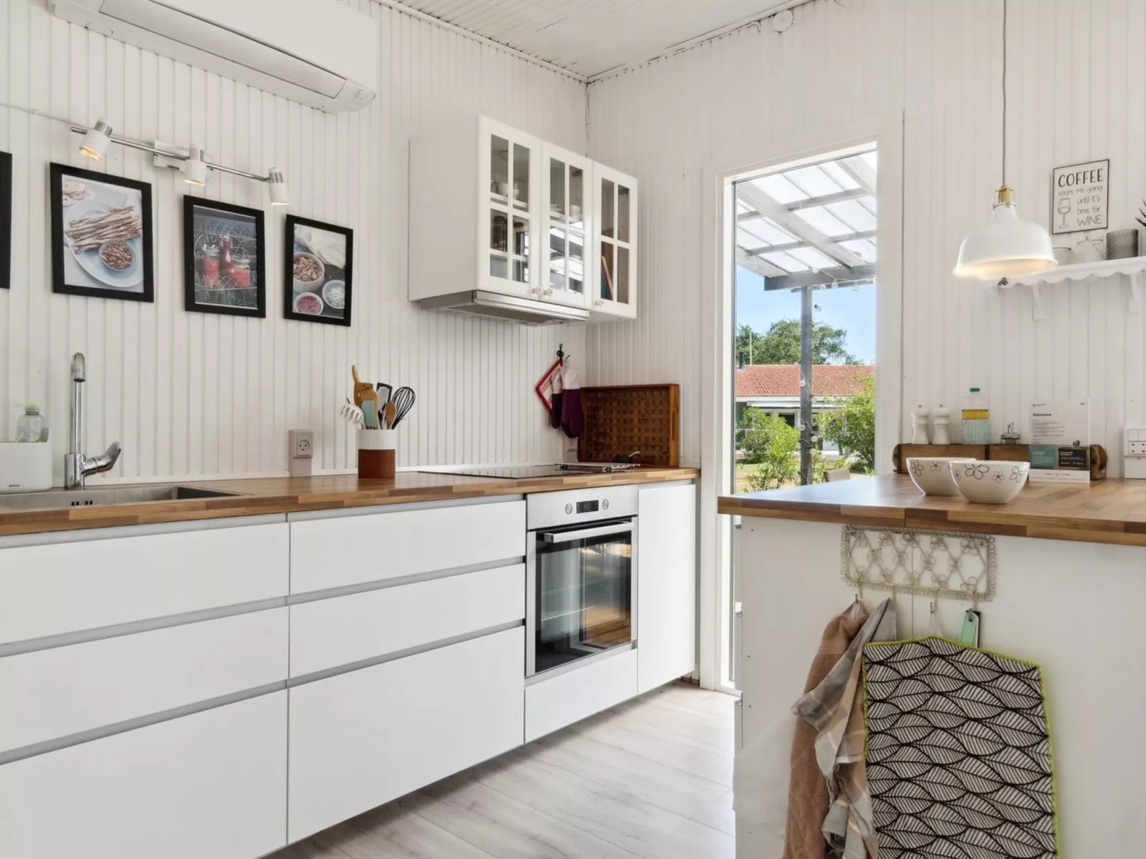 "Thorlak" - 860m from the sea-Inside