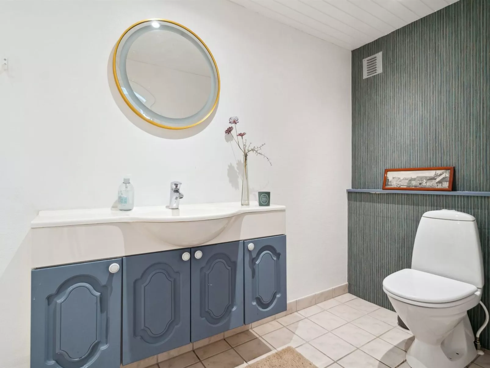 "Edele" - 3.8km from the sea-Inside