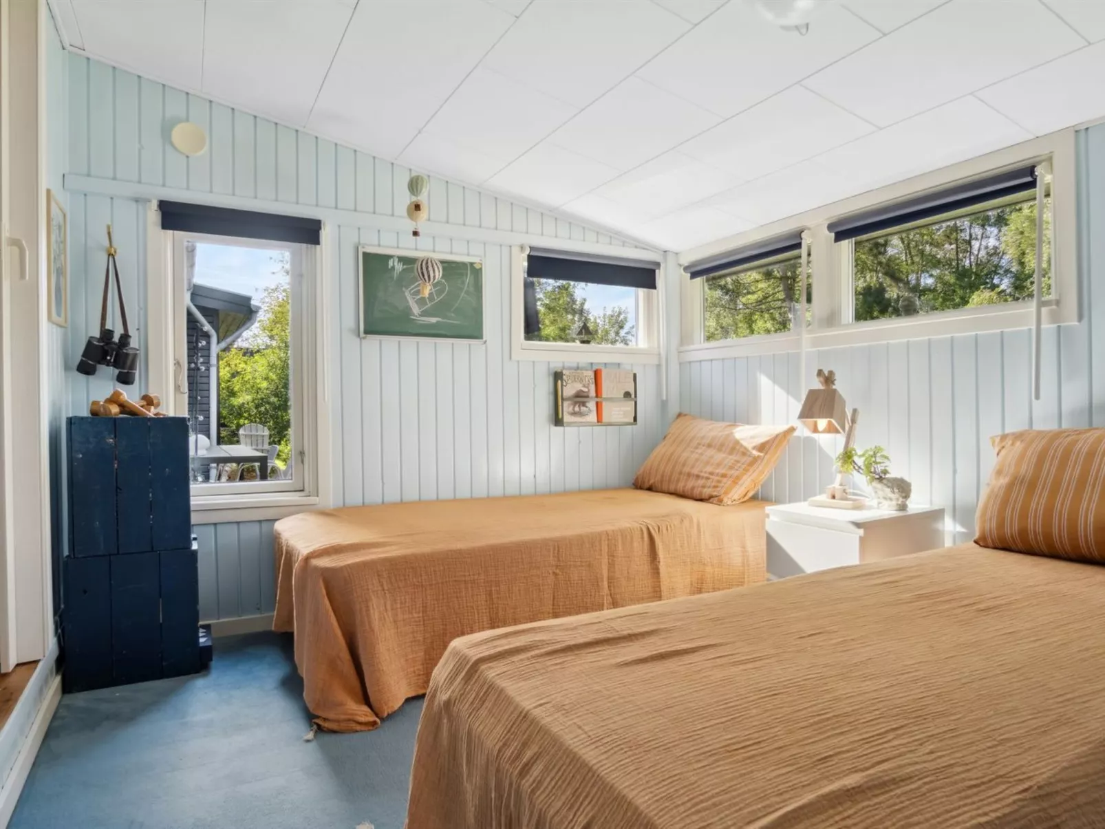 "Fintan" - 1km from the sea-Inside