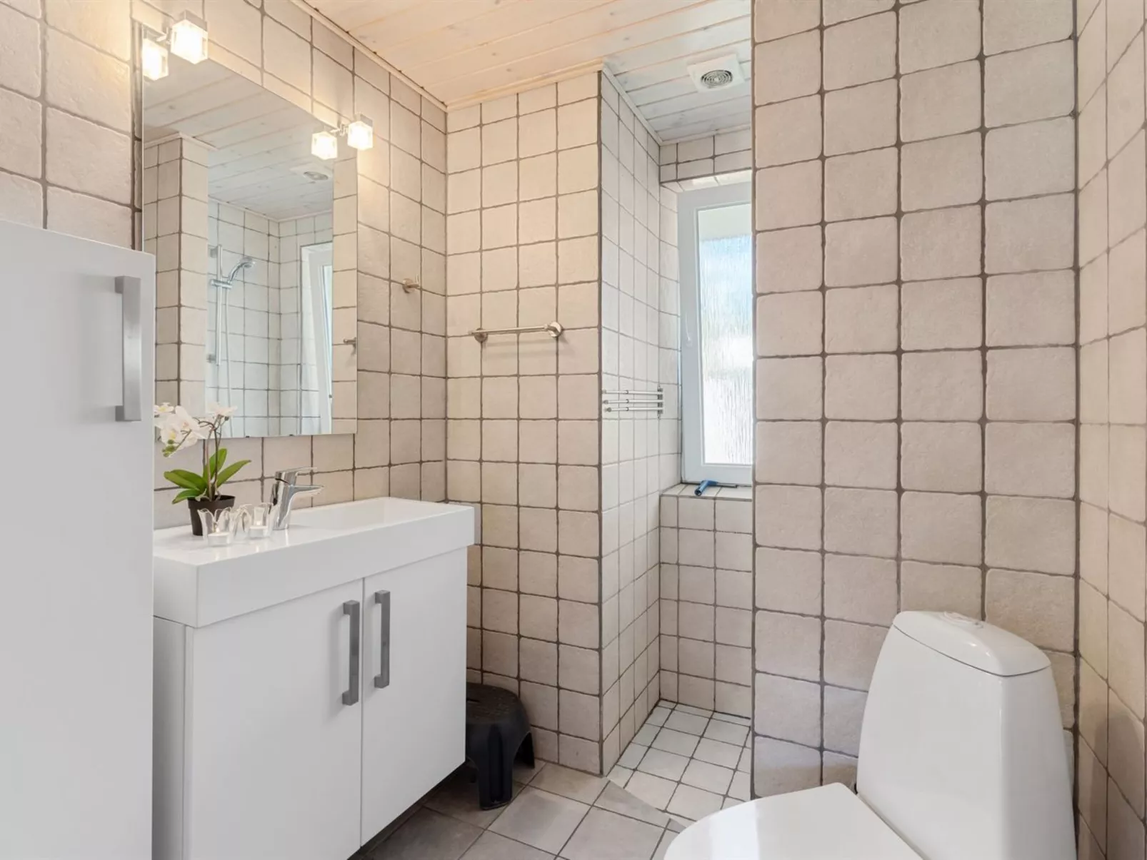 "Viljo" - 30km from the sea-Inside