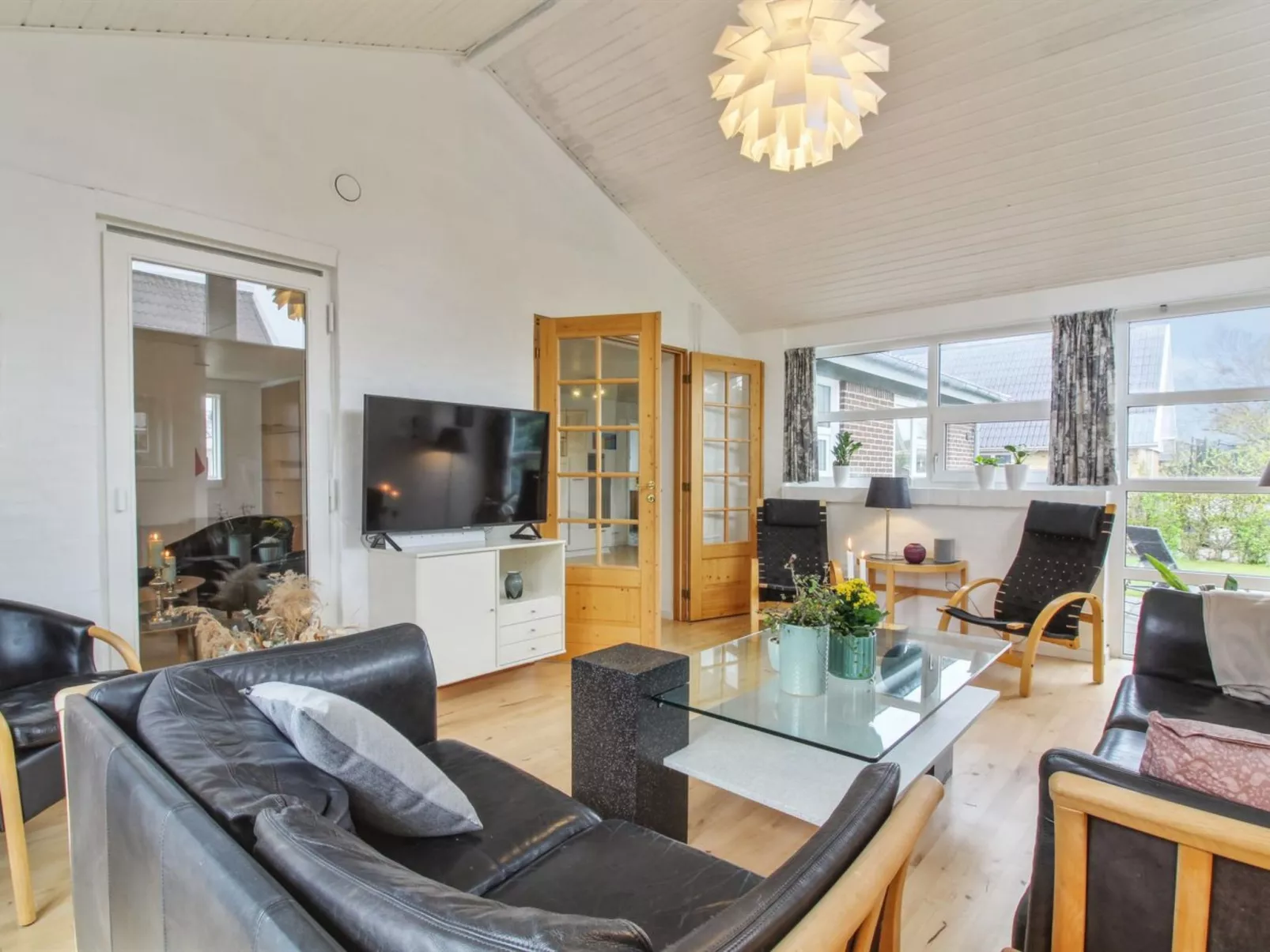 "Erle" - 1.5km from the sea-Inside