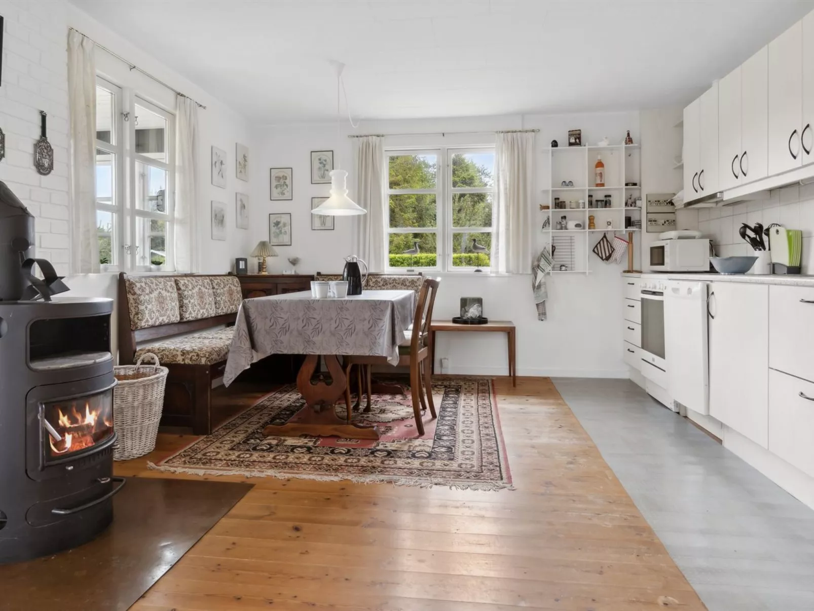 "Brunhilde" - 850m from the sea-Inside