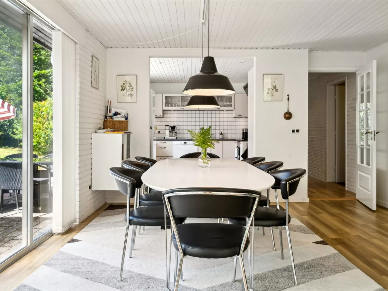 "Ingebrit" - 7km from the sea-Drinnen