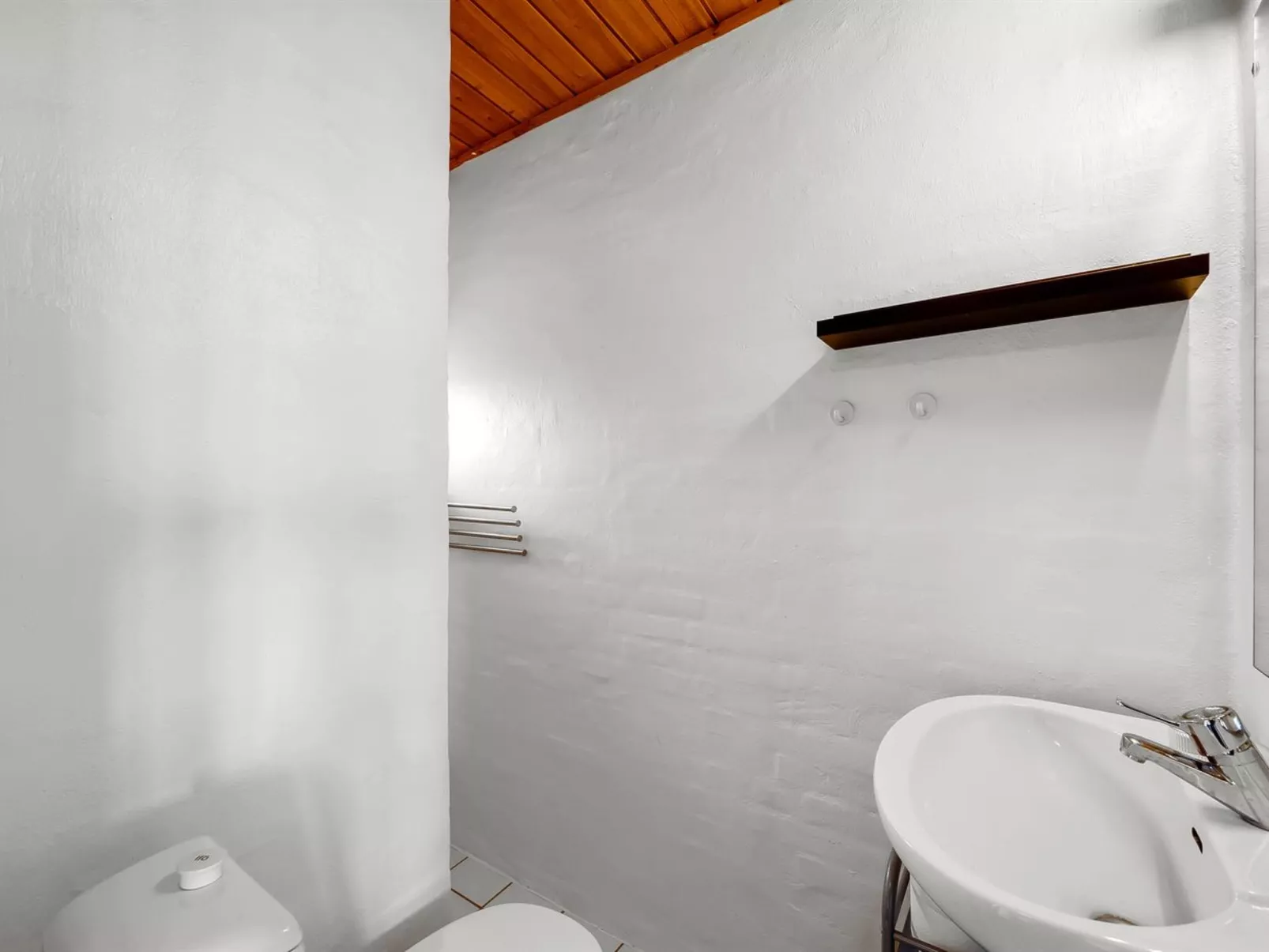 "Kirsa" - 200m to the fjord-Dedans