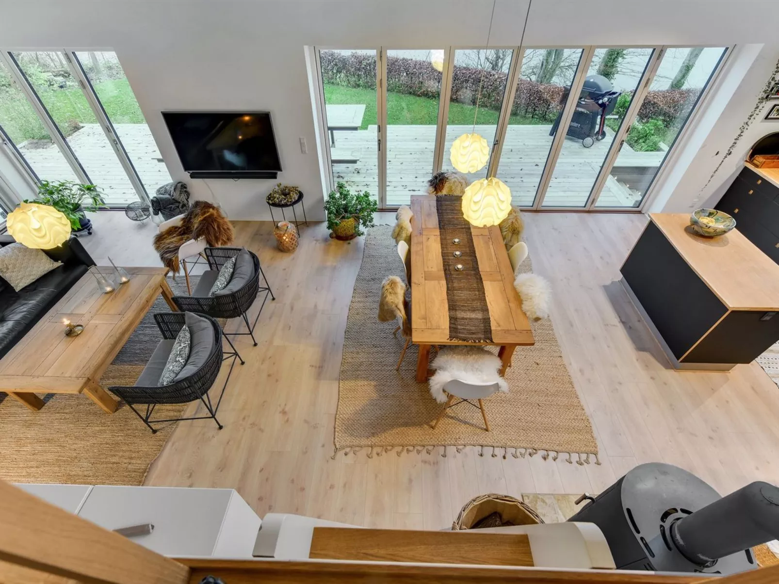 "Lika" - 25m to the fjord-Draußen