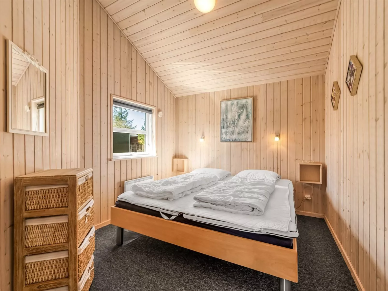 "Rekke" - 300m to the fjord-Dedans