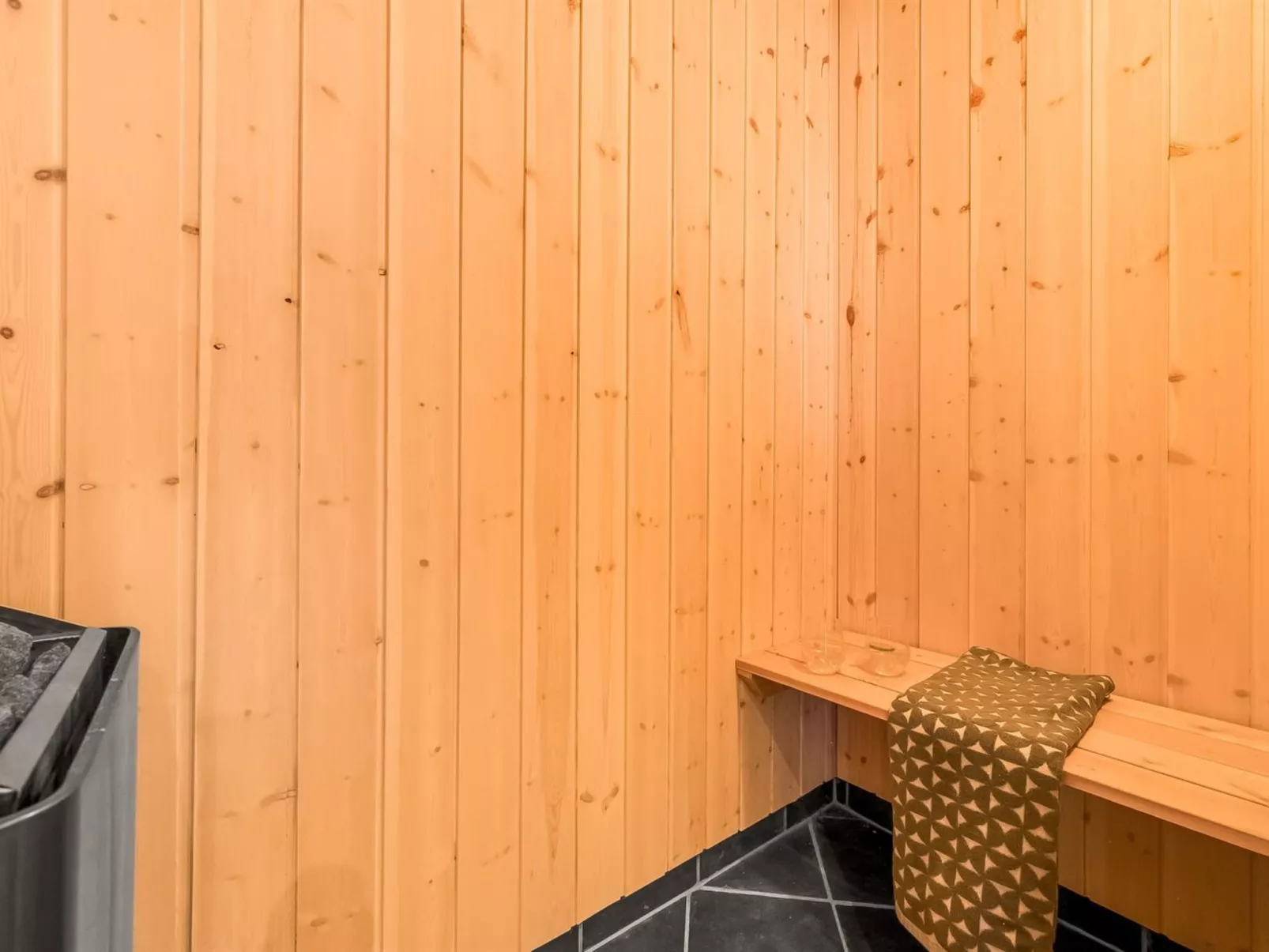 "Hendrina" - 250m to the fjord-Inside