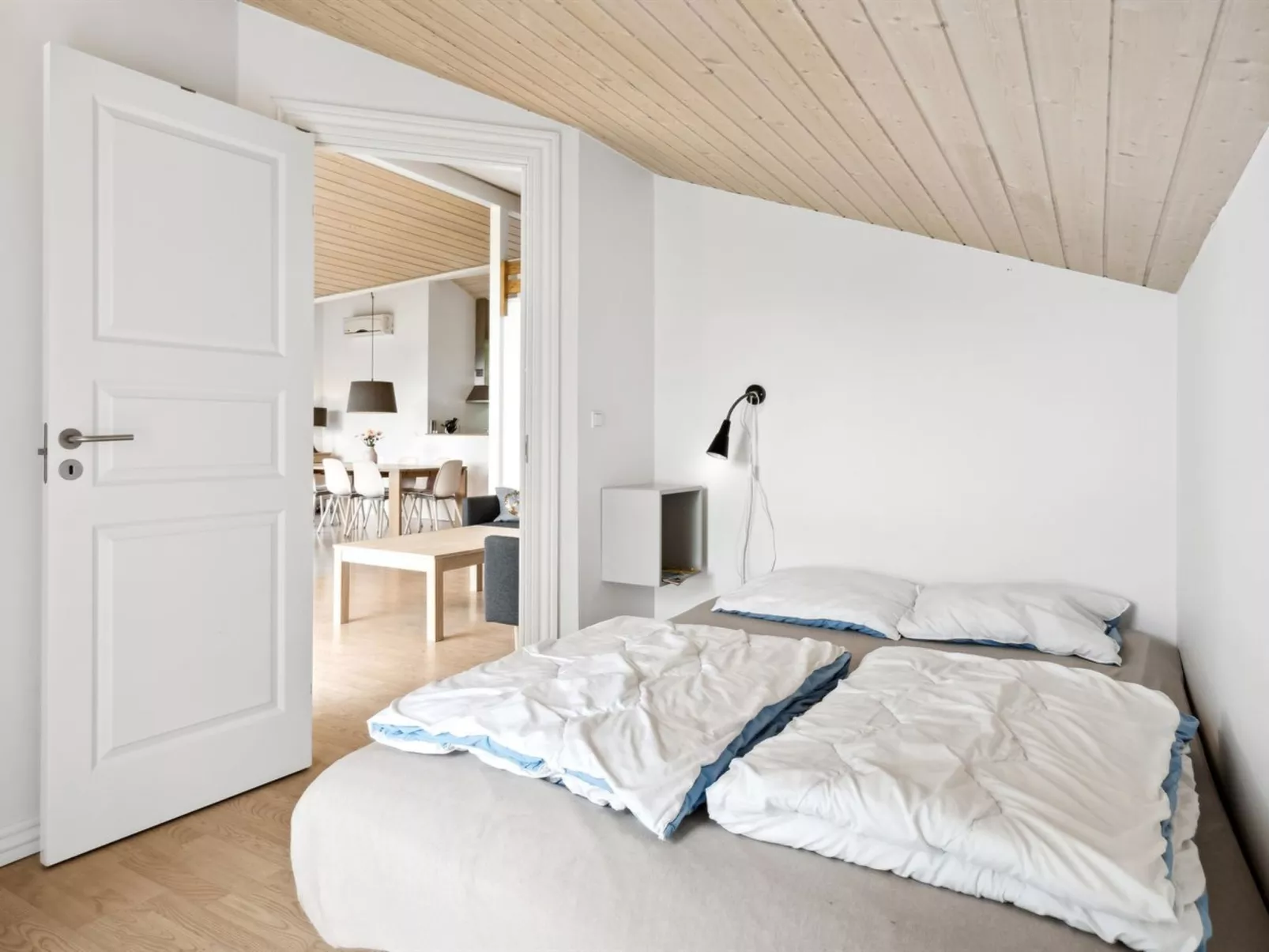 "Thjodulf" - 300m from the sea-Inside