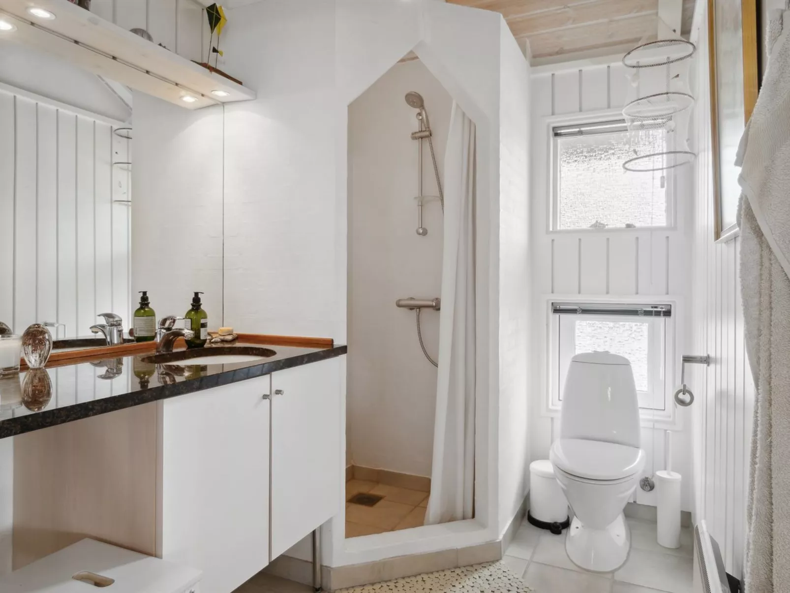 "Elspeth" - 25m from the sea-Inside