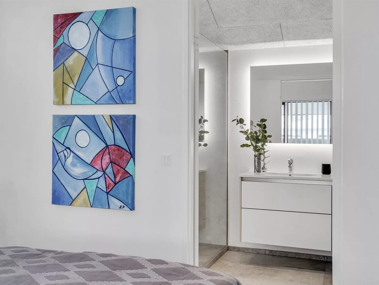 "Aaran" - 700m from the sea-Inside