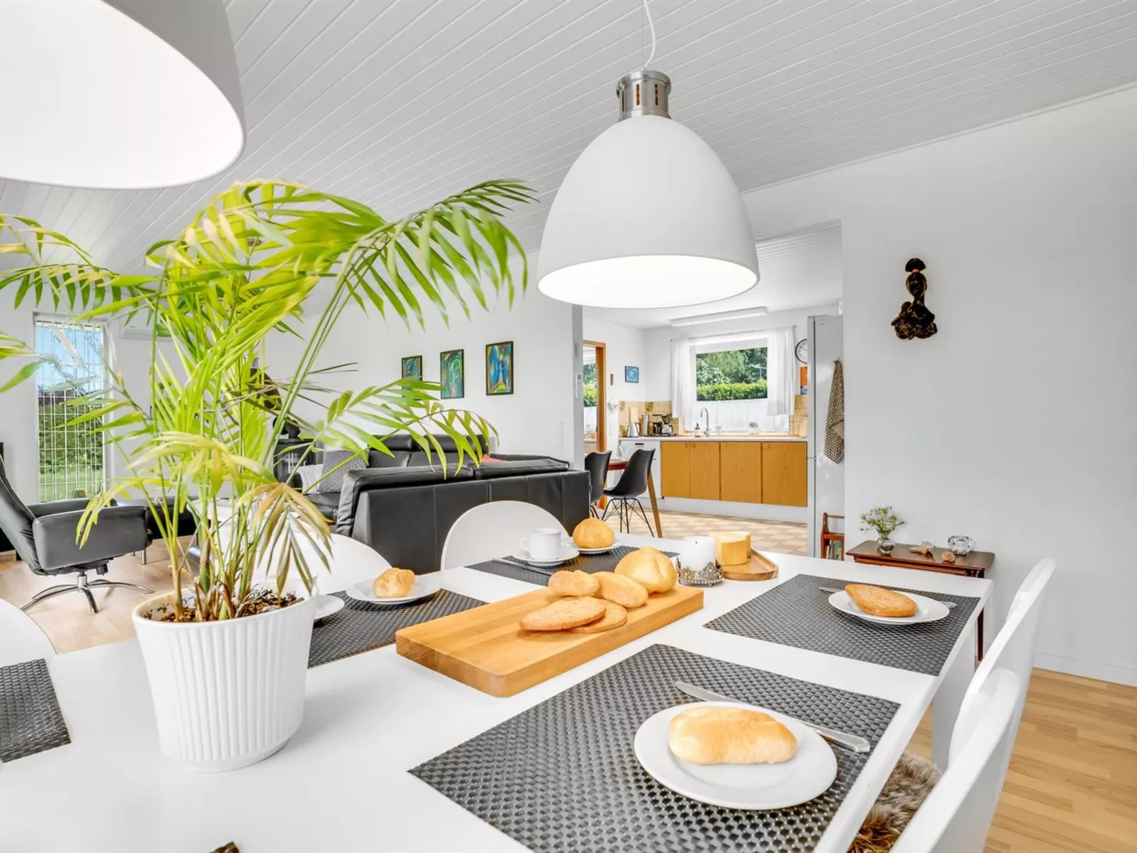 "Maleen" - 150m to the fjord-Inside