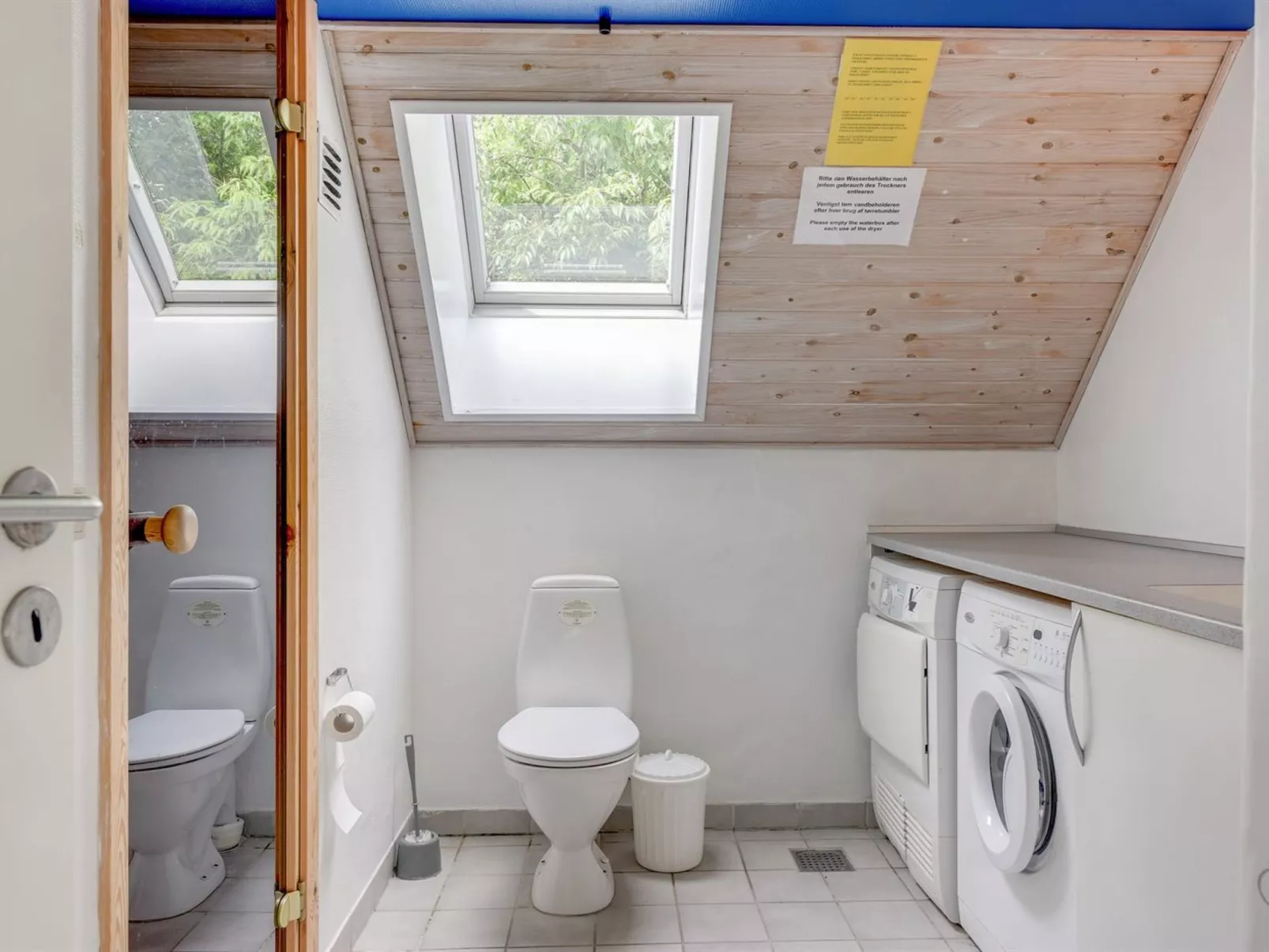 "Tabithe" - 2.2km from the sea-Inside