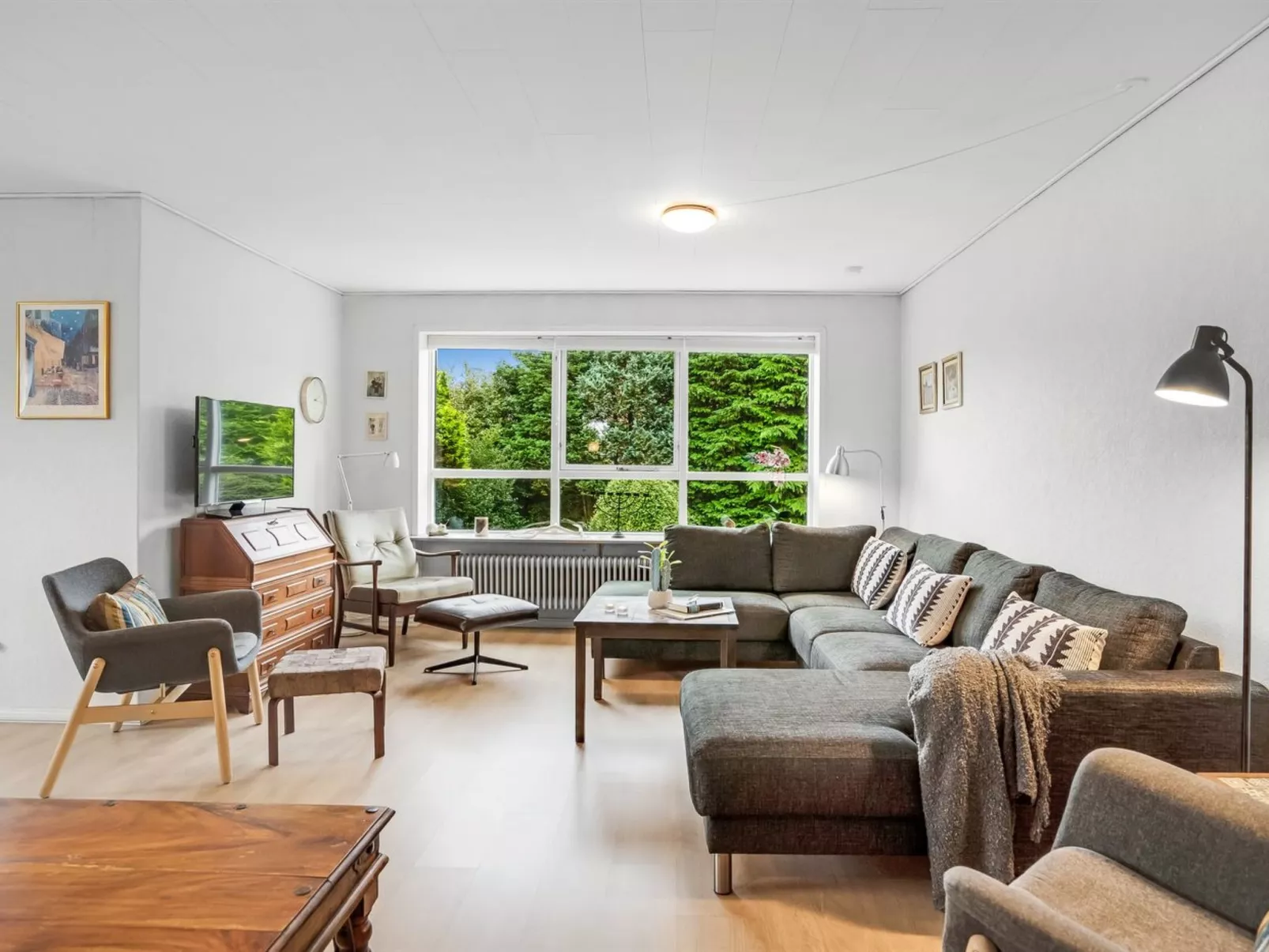 "Mats" - 5.3km from the sea-Inside