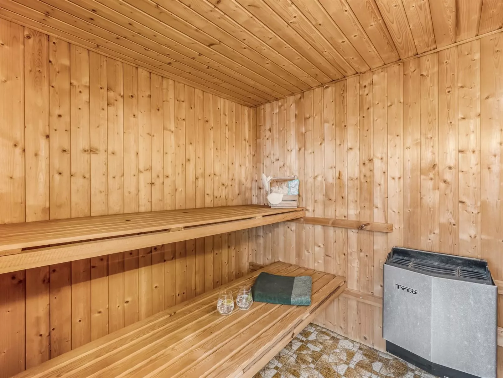 "Ullakarin" - 200m from the sea-Inside