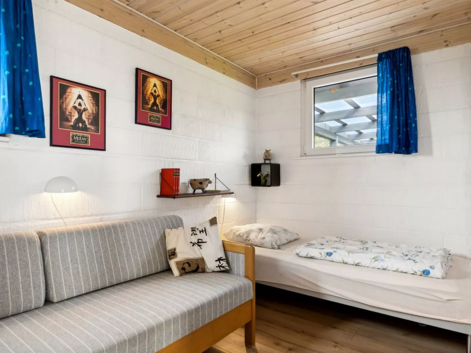 "Aletha" - 300m to the fjord-Drinnen