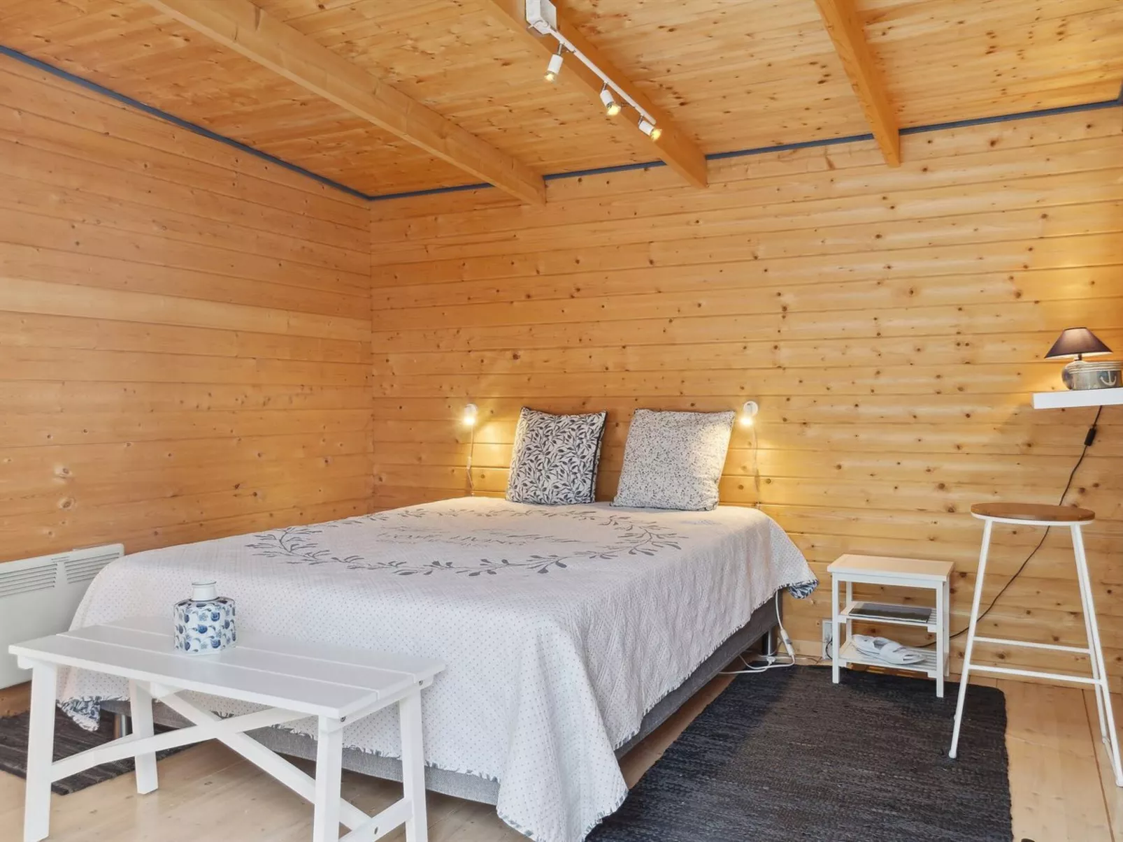 "Holmwith" - 200m from the sea-Inside