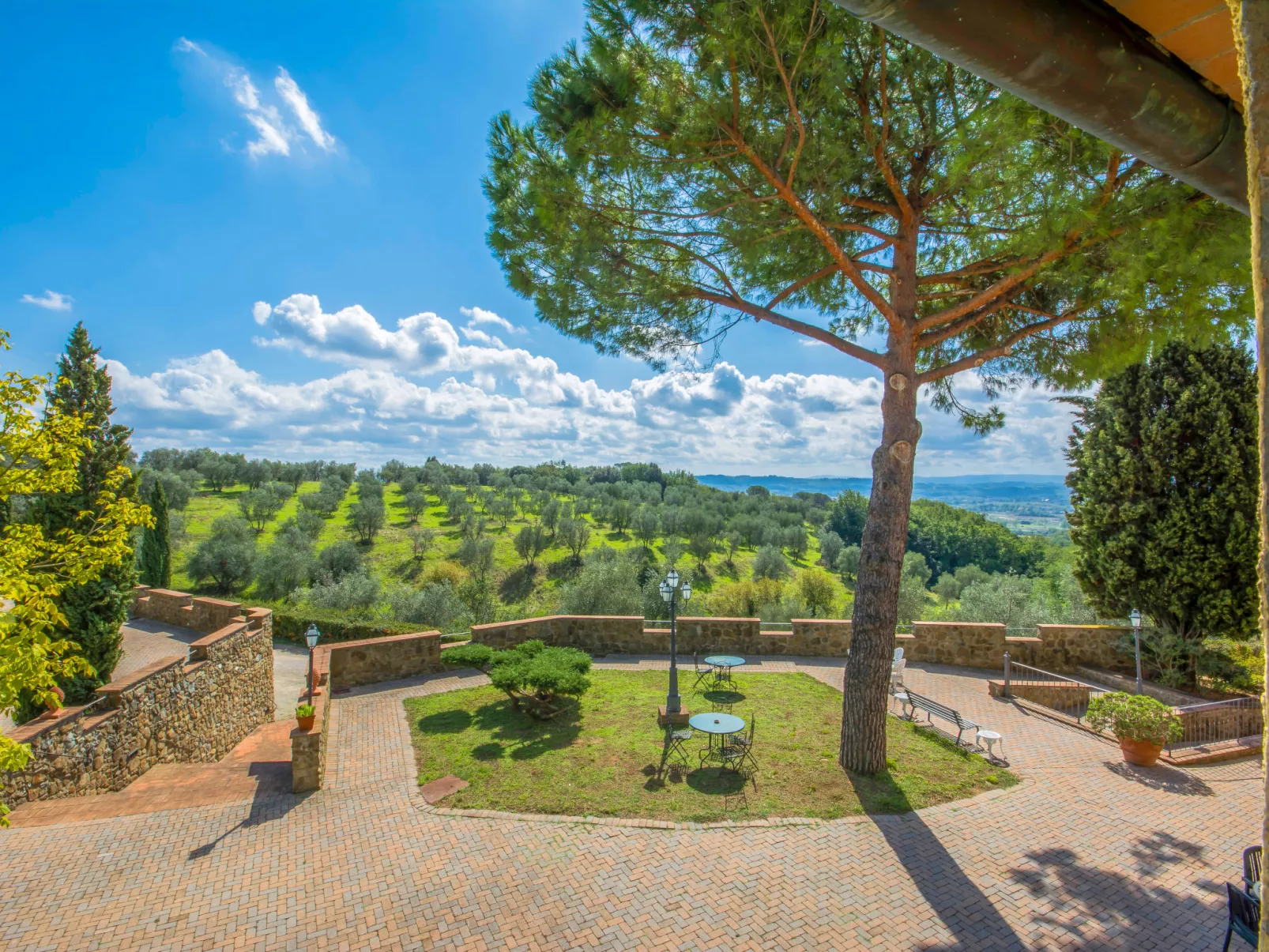 Montereggi-Dedans