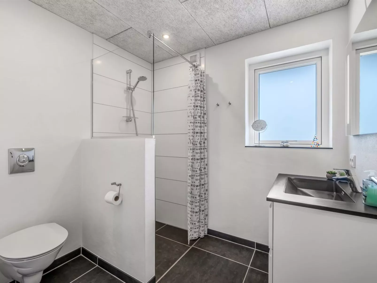 "Lavrans" - 2.5km from the sea-Drinnen