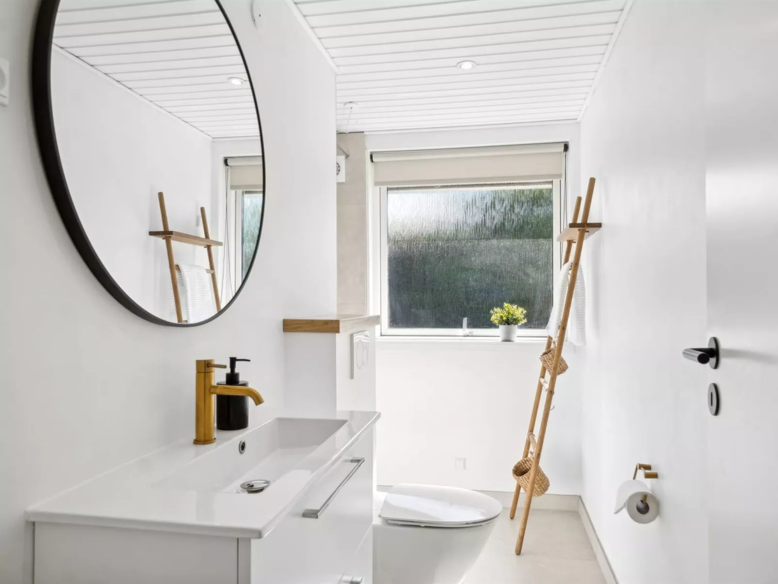 "Asta" - 1km from the sea-Drinnen