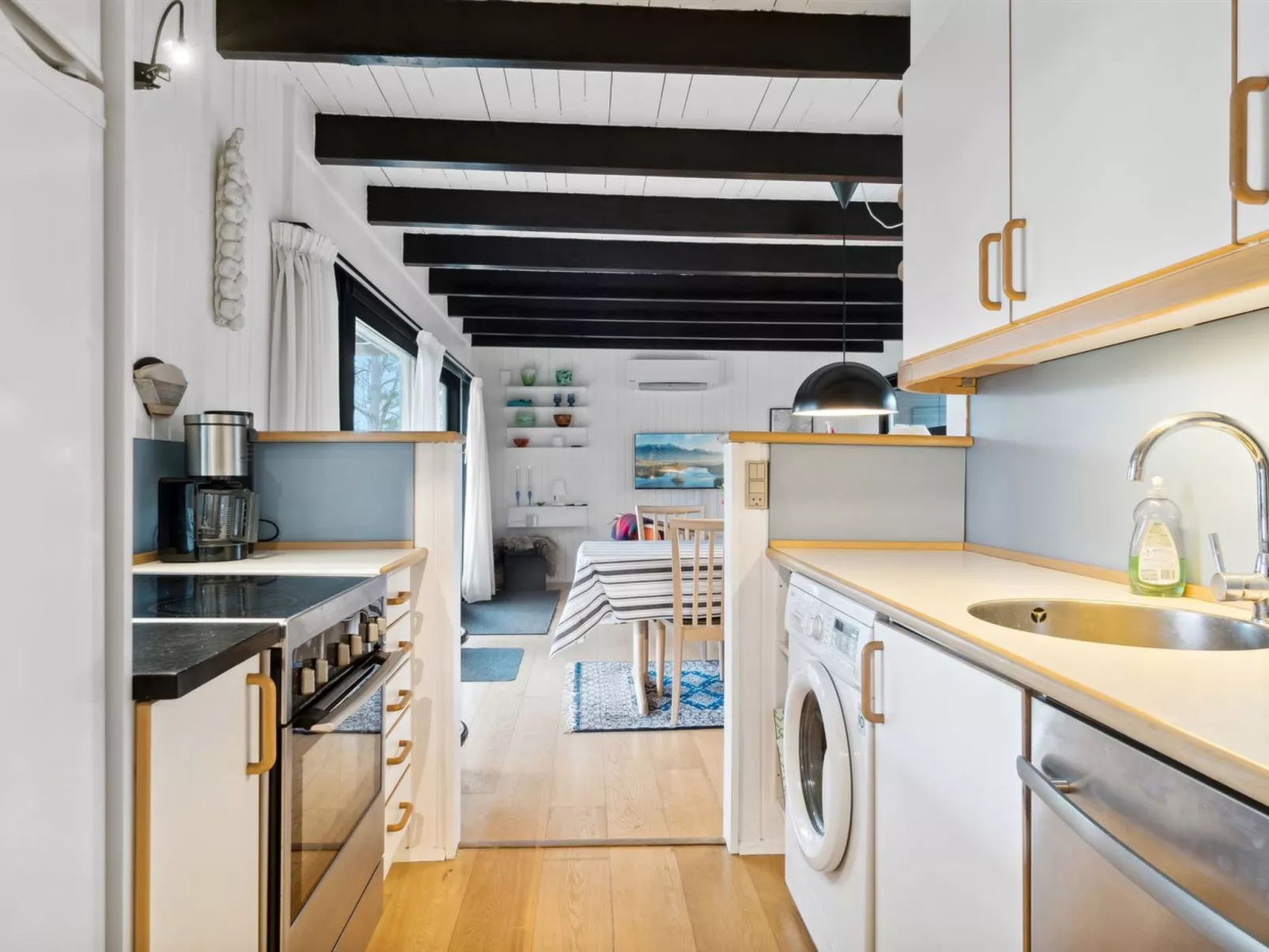 "Anthonette" - 900m from the sea-Dedans