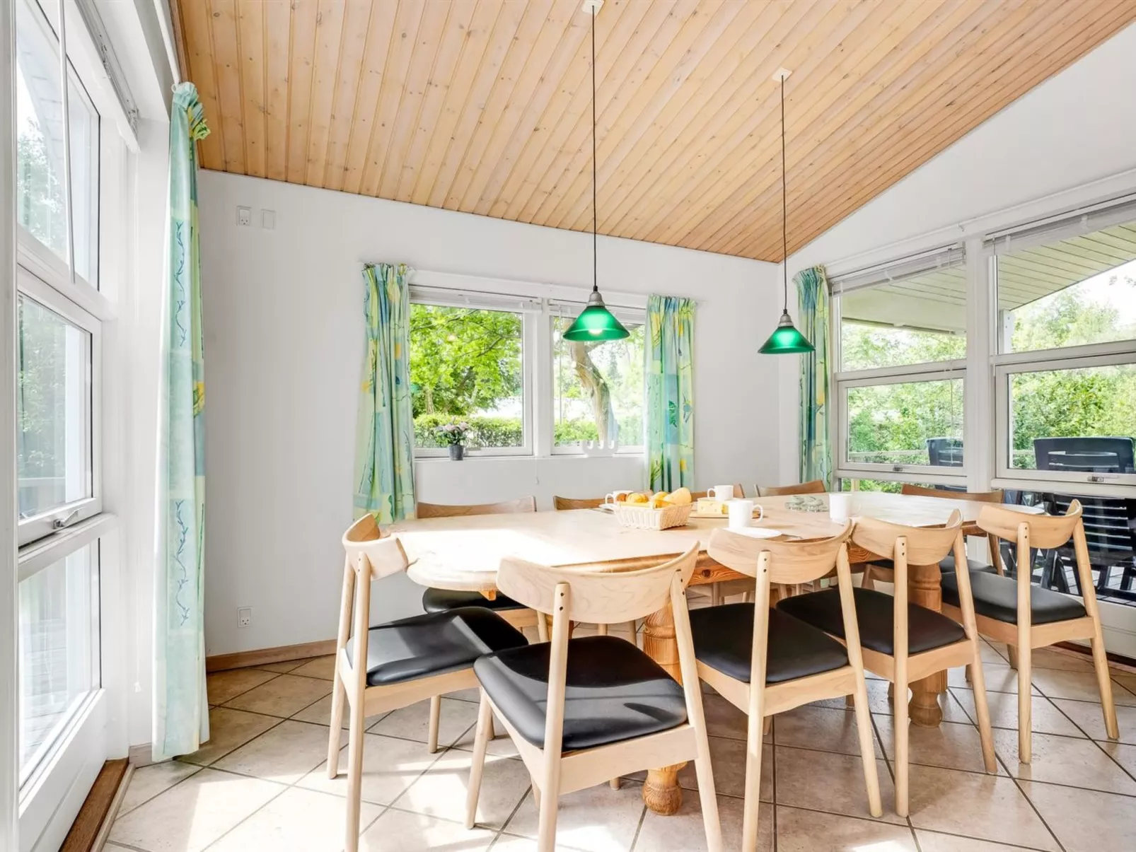 "Gravers" - 100m from the sea-Inside