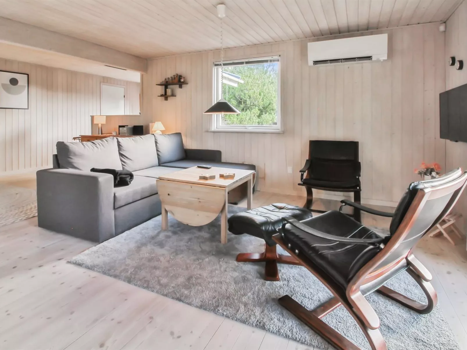 "Jakko" - 2.6km from the sea-Inside